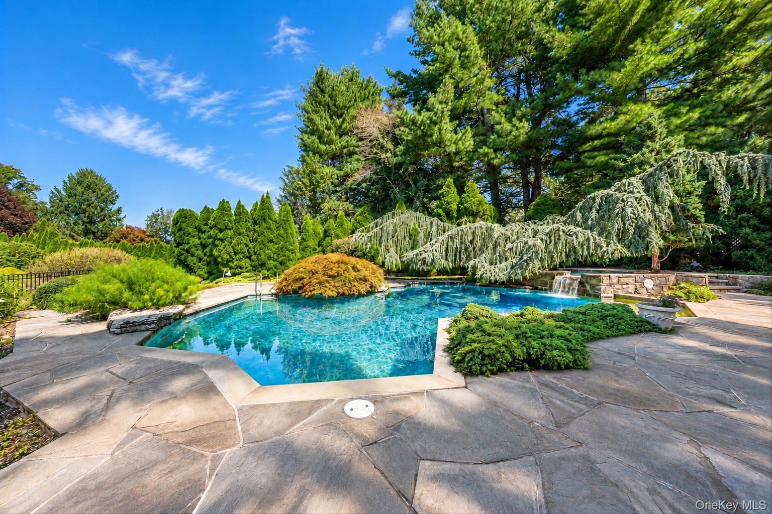 Single Family Cobblestone Court  Suffolk County, NY 11721, MLS-1052877-40