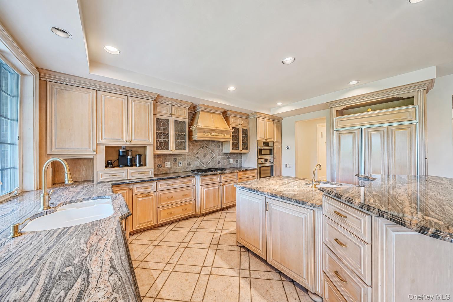 Single Family Cobblestone Court  Suffolk County, NY 11721, MLS-1052877-8