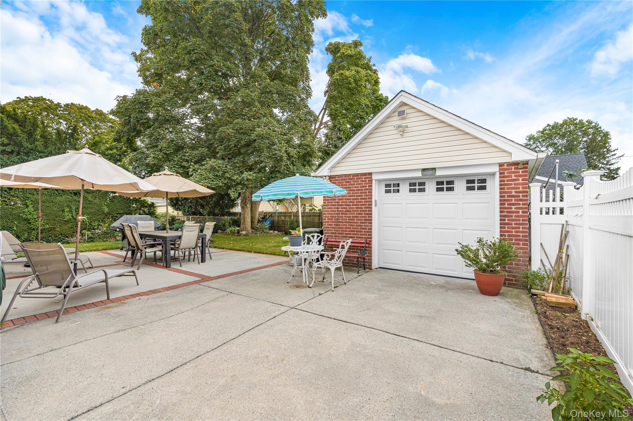 Single Family Raff Avenue Nassau County, NY 11501, MLS-1052920-14