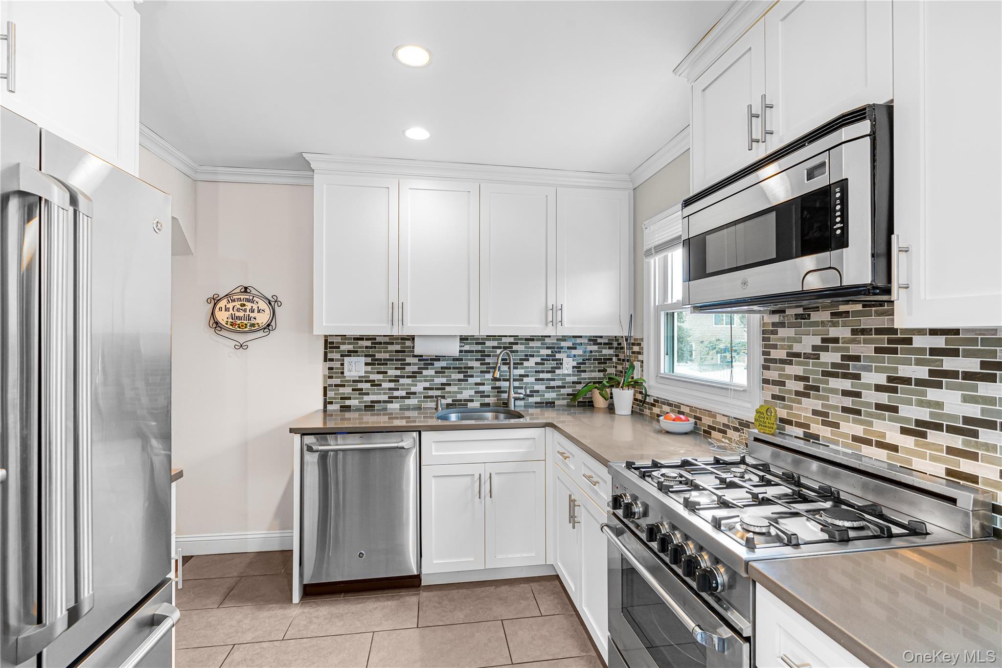 Single Family Raff Avenue Nassau County, NY 11501, MLS-1052920-7
