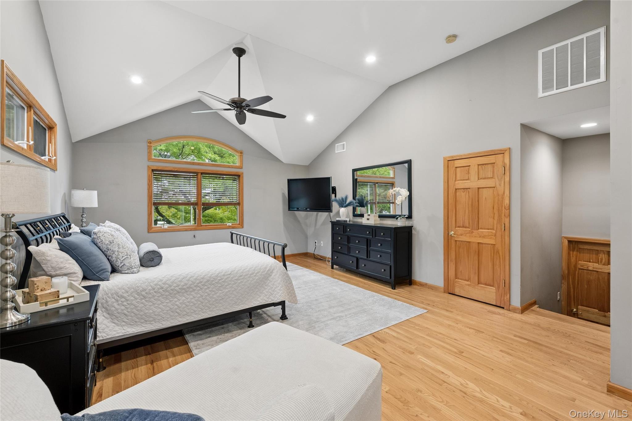 Single Family Edgewood Nassau County, NY 11803, MLS-1052936-24