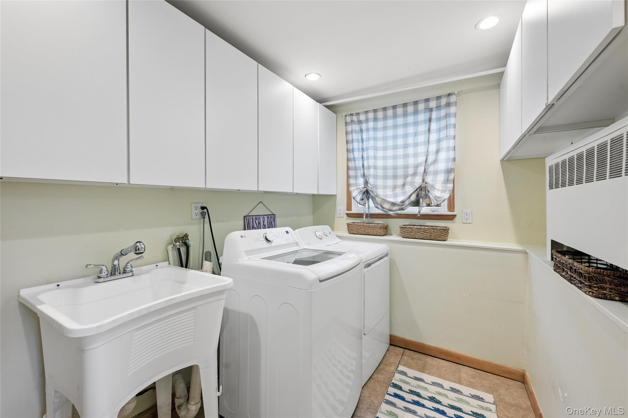 Single Family Edgewood Nassau County, NY 11803, MLS-1052936-30