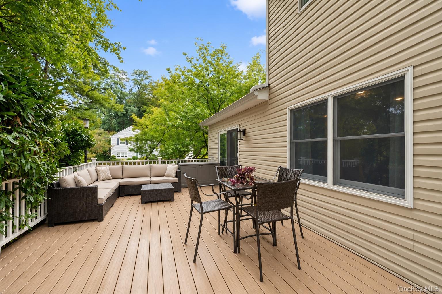 Single Family Edgewood Nassau County, NY 11803, MLS-1052936-33