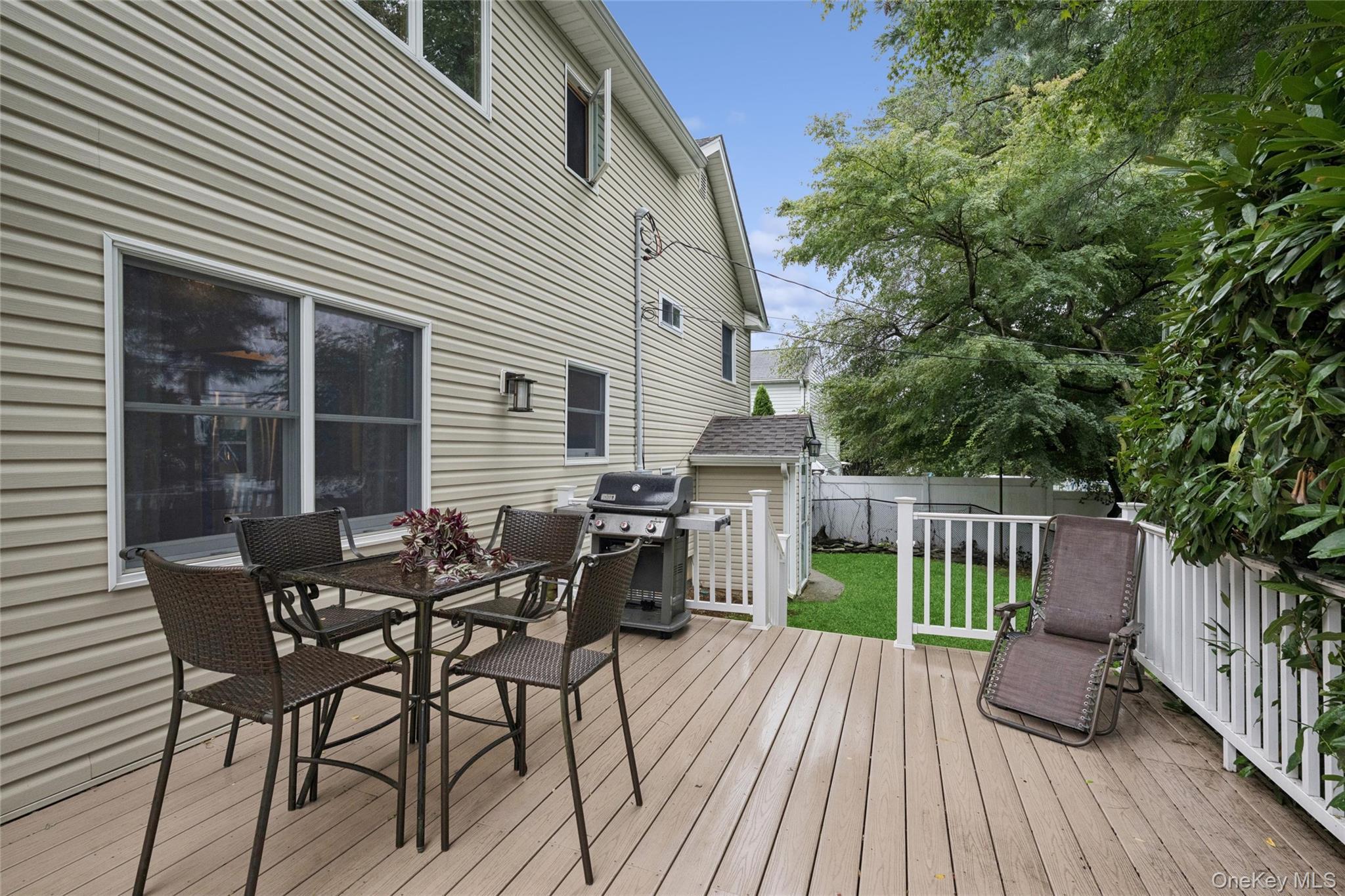 Single Family Edgewood Nassau County, NY 11803, MLS-1052936-34