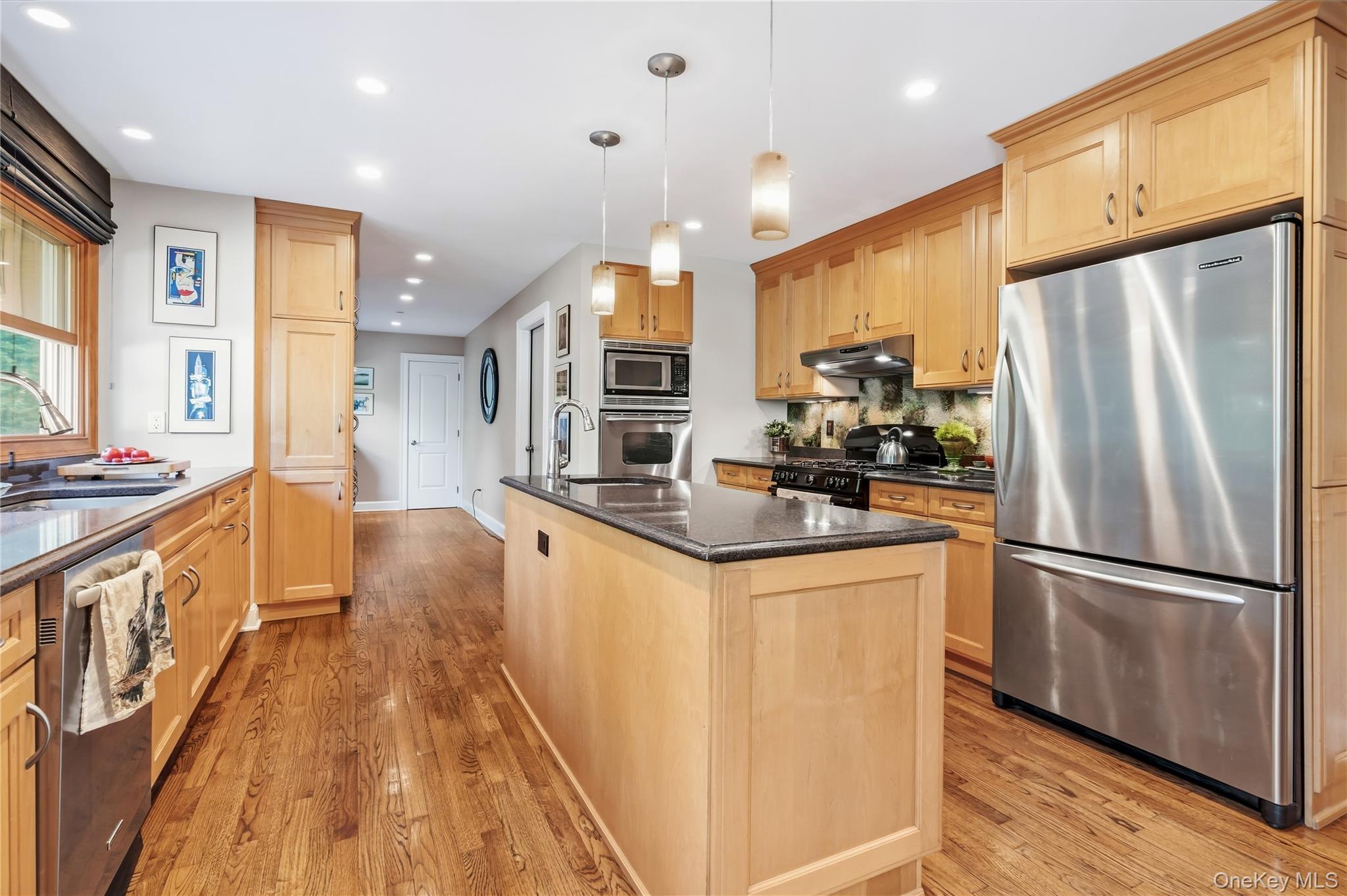 Single Family Marion Lane  Suffolk County, NY 11939, MLS-1052946-7