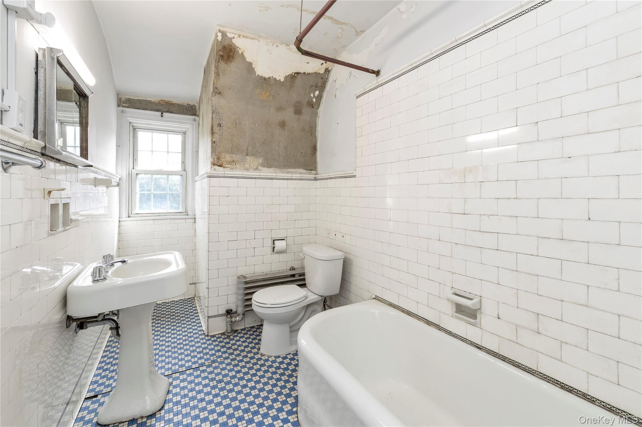 Single Family 74th Street  Queens, NY 11372, MLS-1052947-11
