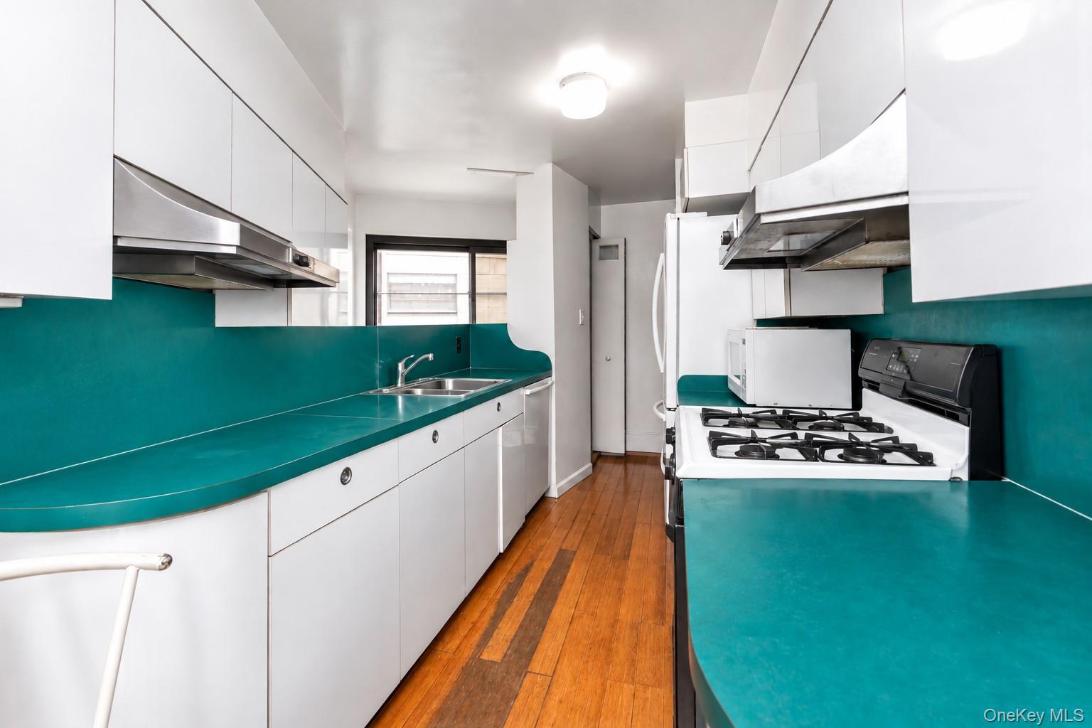 Single Family 74th Street  Queens, NY 11372, MLS-1052947-6