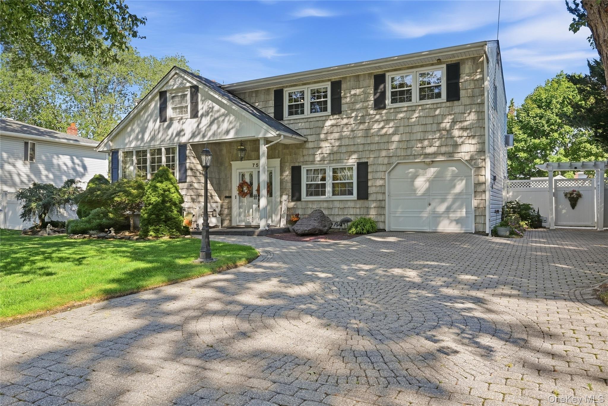 Single Family Bayview Drive Suffolk County, NY 11769, MLS-1052985-2