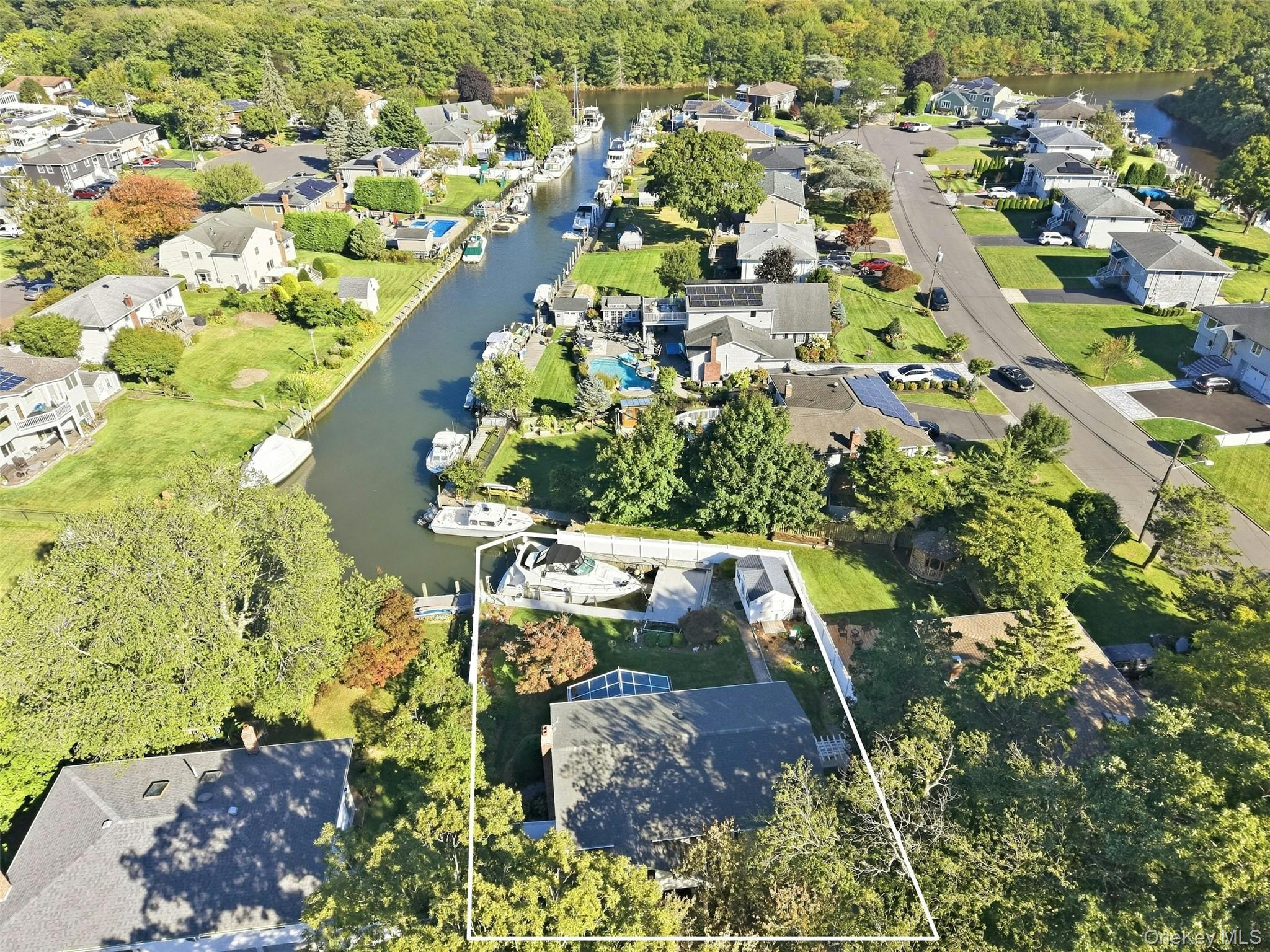 Single Family Bayview Drive Suffolk County, NY 11769, MLS-1052985-33