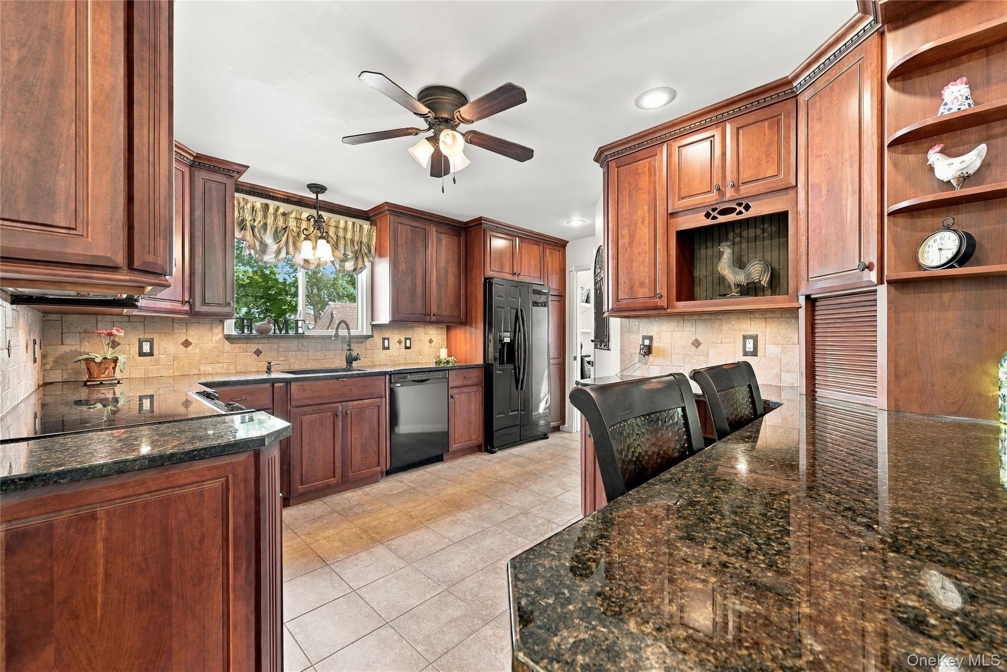 Single Family Bayview Drive Suffolk County, NY 11769, MLS-1052985-4