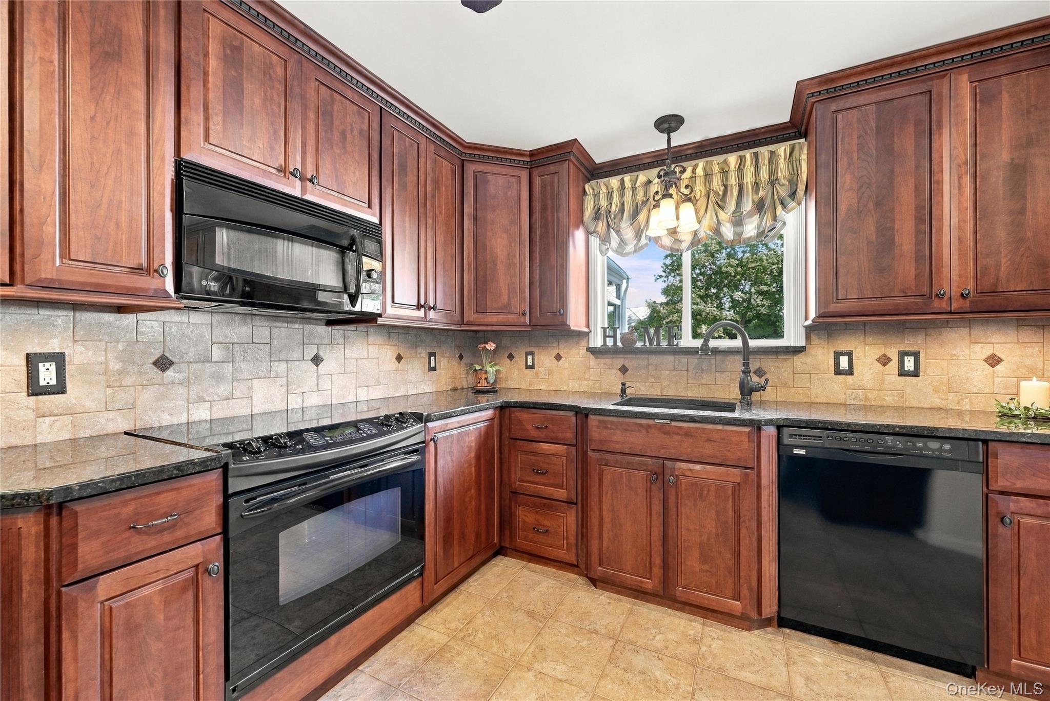 Single Family Bayview Drive Suffolk County, NY 11769, MLS-1052985-5