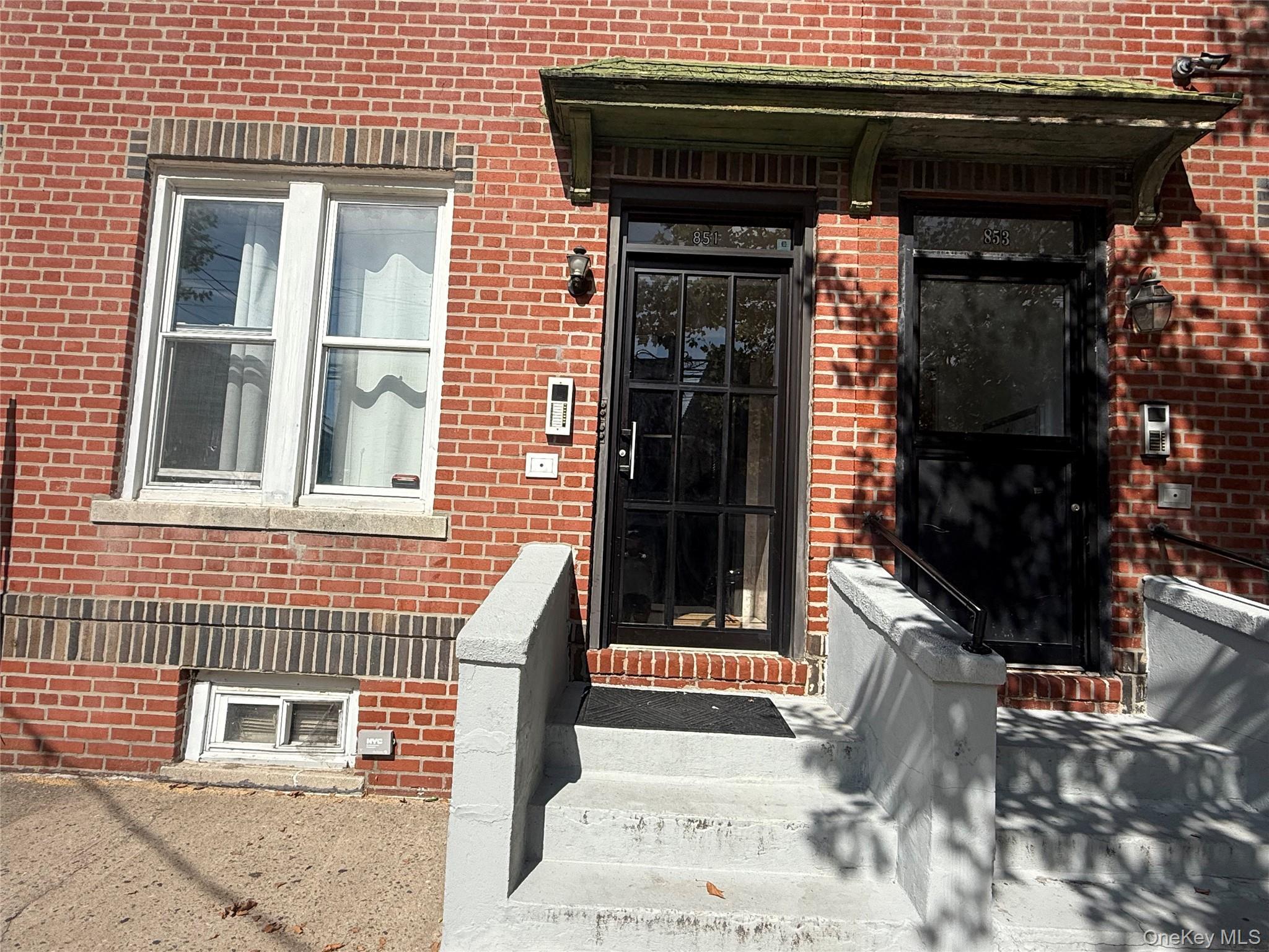 Single Family E 228th Street Bronx, NY 10466, MLS-1052988-3