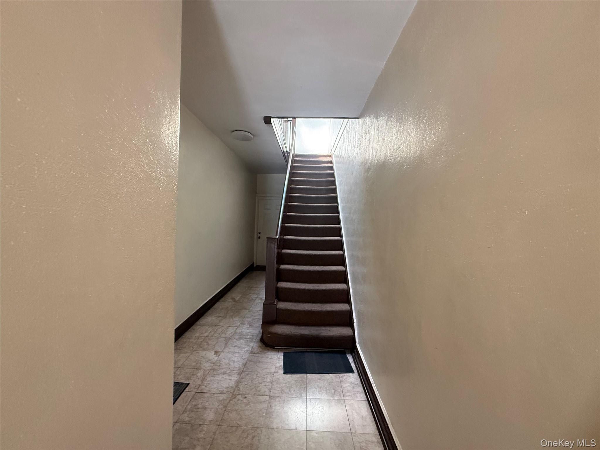 Single Family E 228th Street Bronx, NY 10466, MLS-1052988-4
