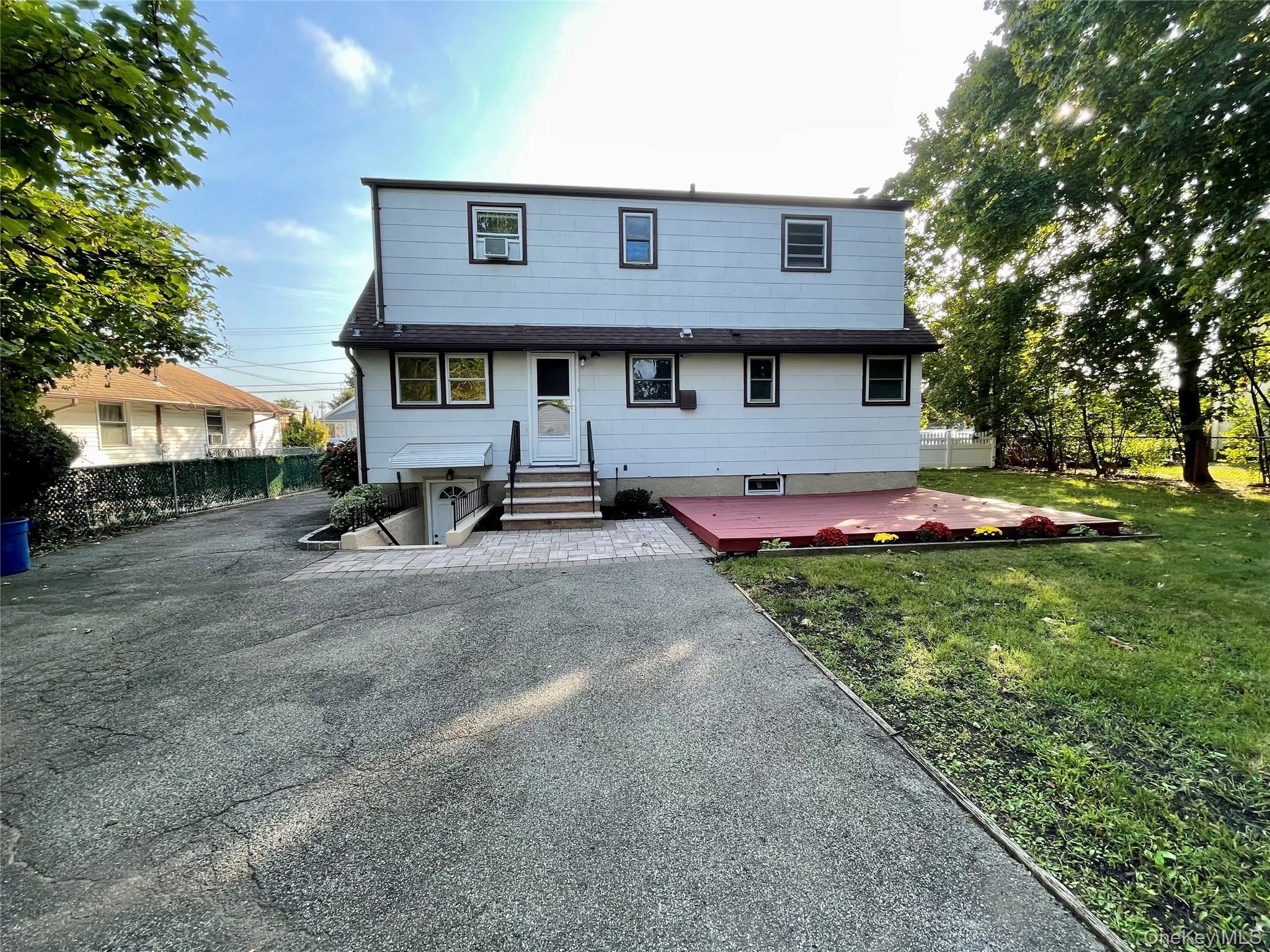 Single Family Denton Place  Suffolk County, NY 11735, MLS-1053000-2