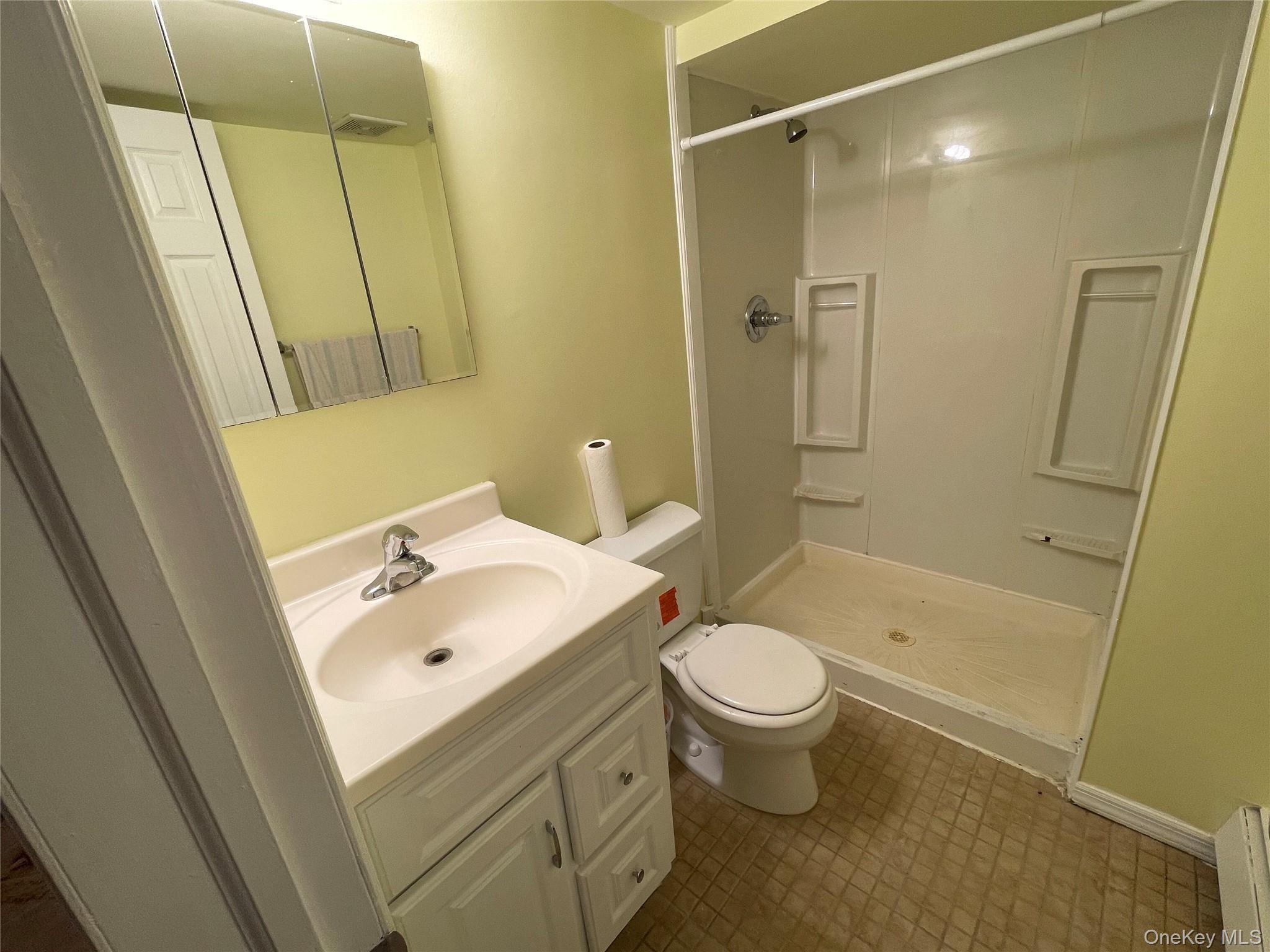 Single Family Denton Place  Suffolk County, NY 11735, MLS-1053000-27