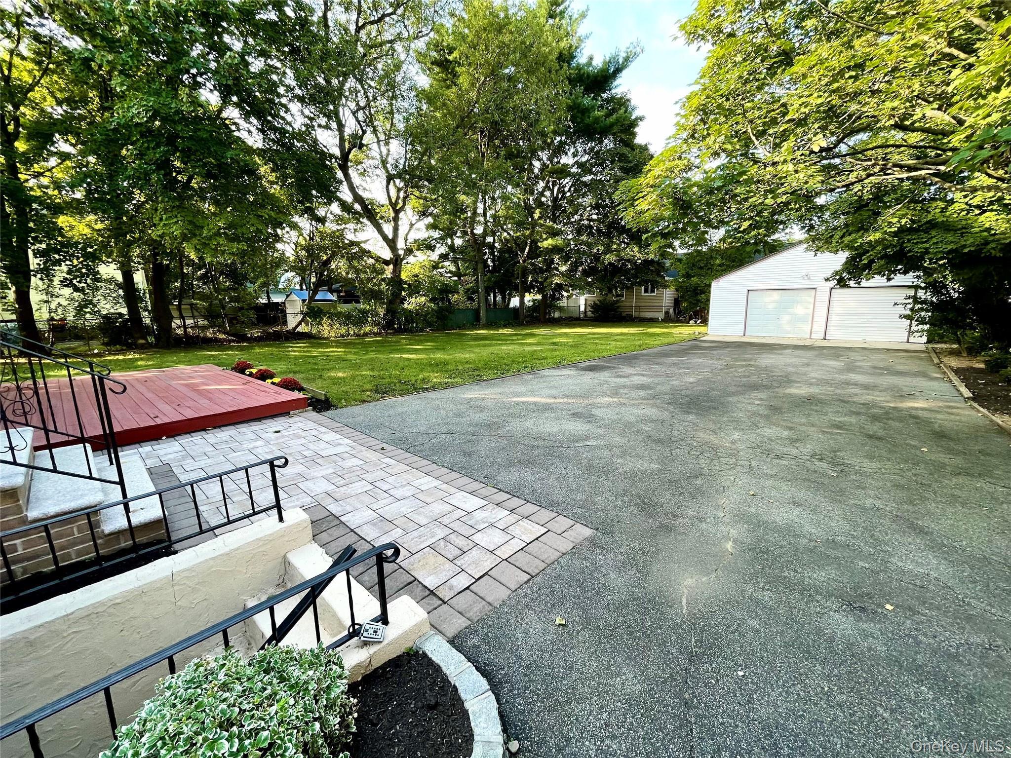 Single Family Denton Place  Suffolk County, NY 11735, MLS-1053000-32