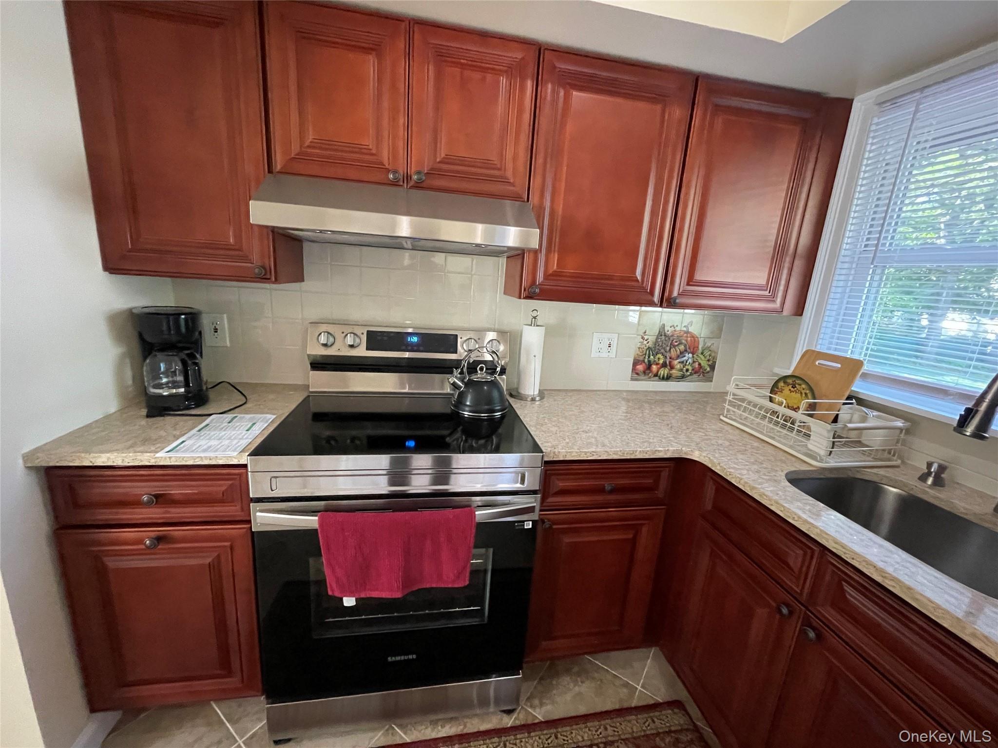 Single Family Denton Place  Suffolk County, NY 11735, MLS-1053000-5