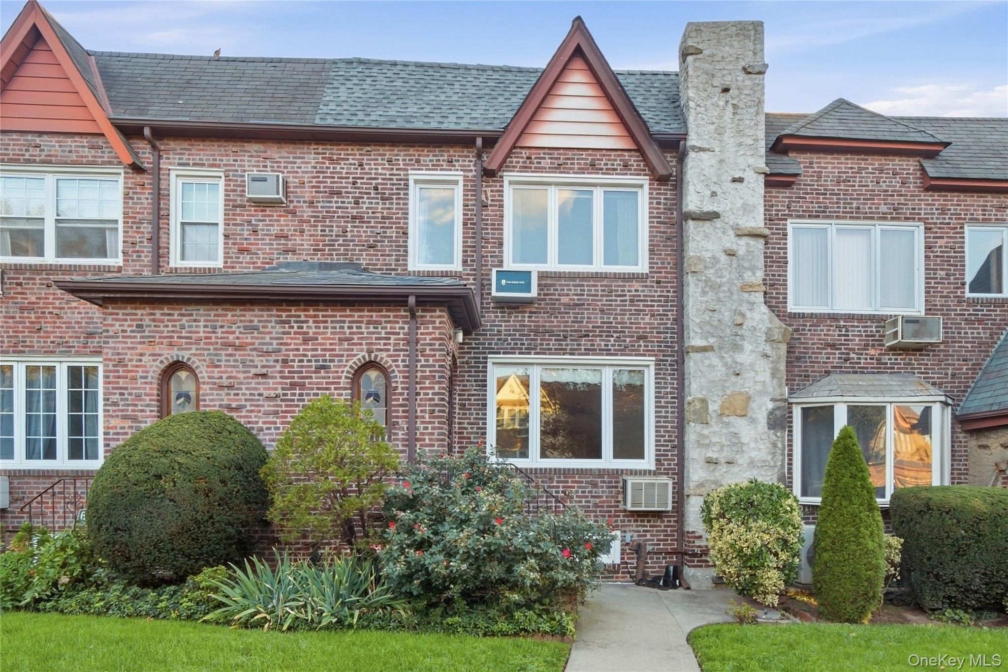 Single Family 82nd Place  Queens, NY 11379, MLS-1053042-2
