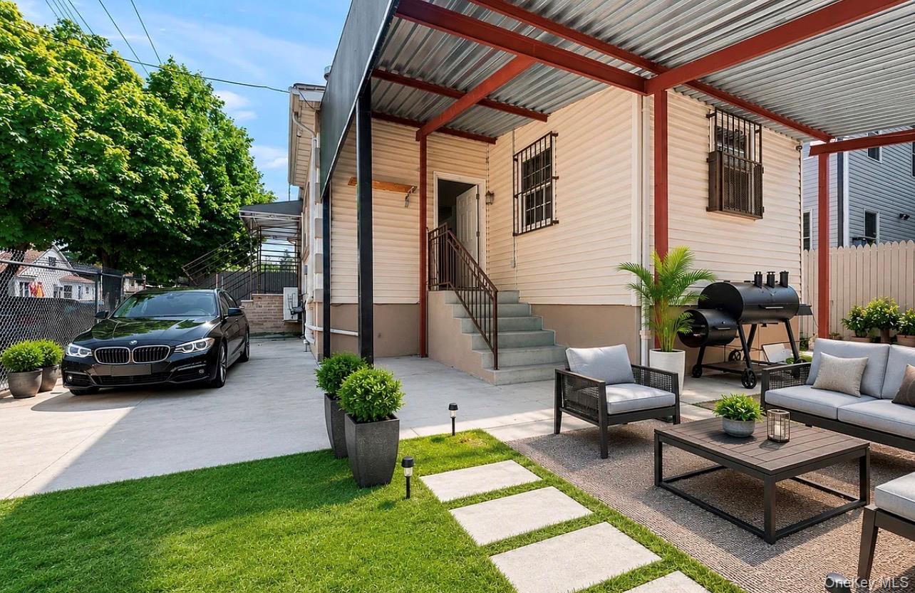 Single Family 153 Street  Queens, NY 11434, MLS-1053047-10