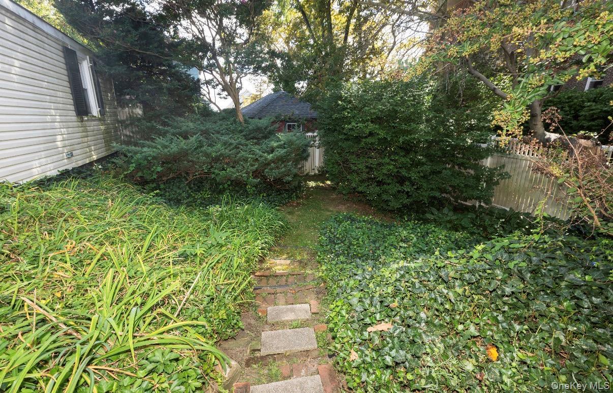 Single Family Pilot Street Bronx, NY 10464, MLS-1053057-32
