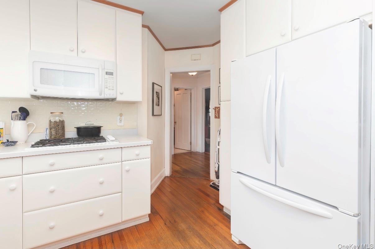 Single Family Pilot Street Bronx, NY 10464, MLS-1053057-6
