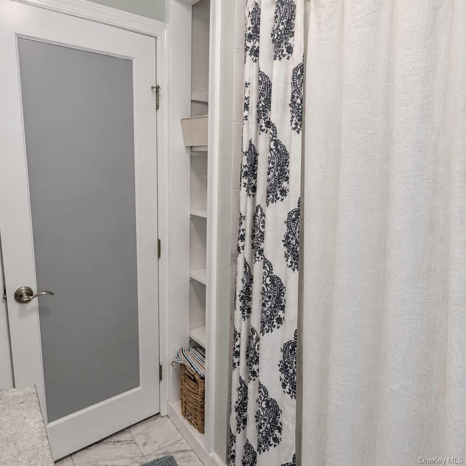 Single Family Windsor Place Nassau County, NY 11563, MLS-1053067-16