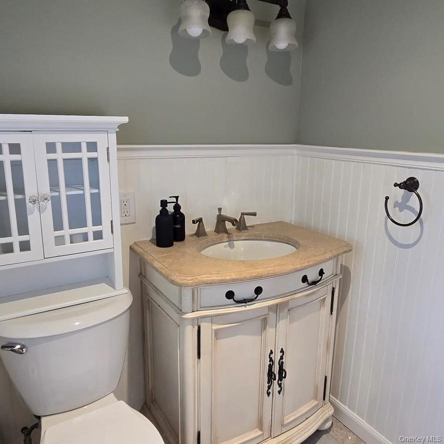 Single Family Windsor Place Nassau County, NY 11563, MLS-1053067-24