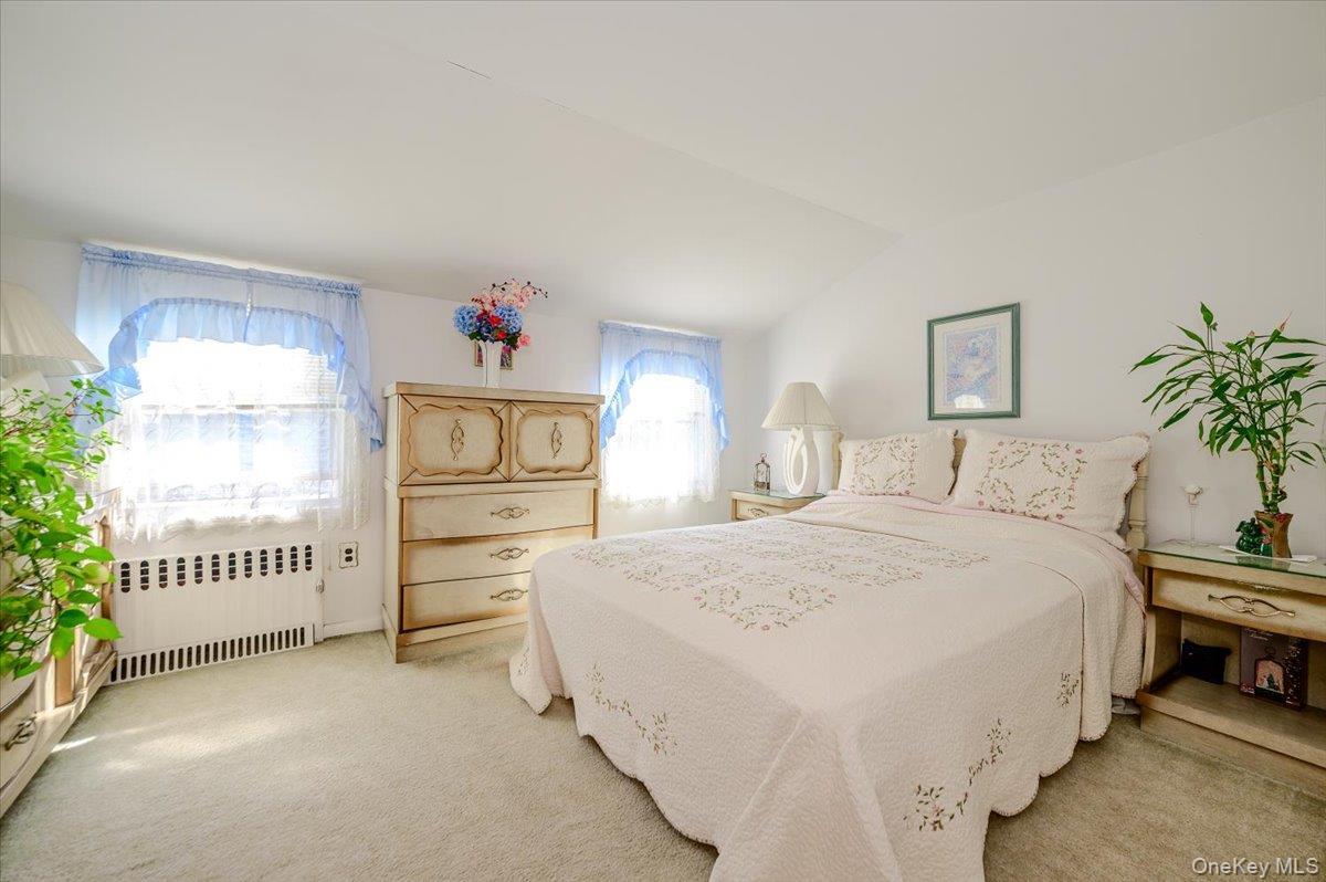 Single Family Fenton Avenue Bronx, NY 10469, MLS-1053079-11