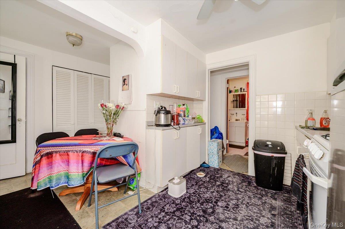 Single Family Fenton Avenue Bronx, NY 10469, MLS-1053079-16