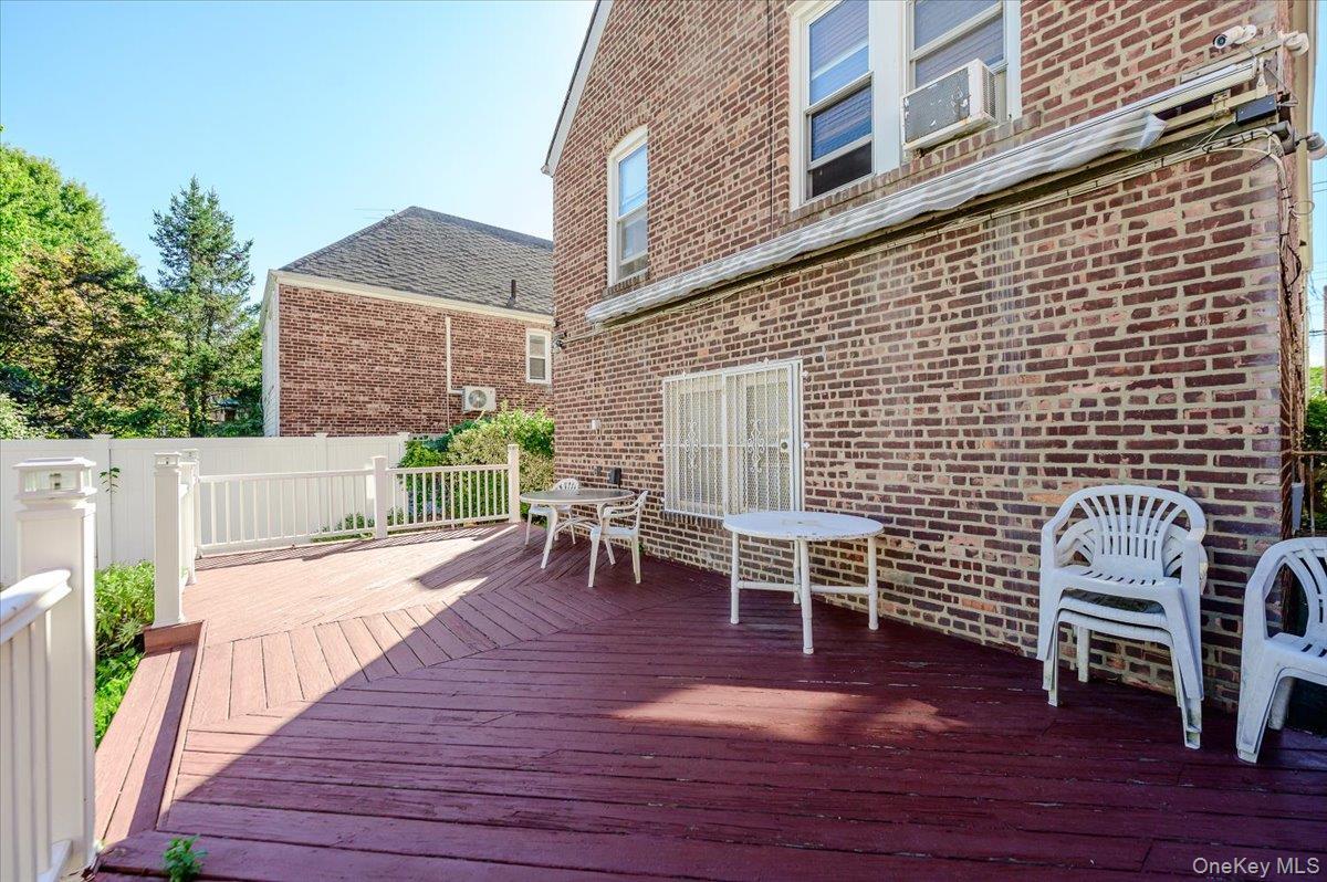 Single Family Fenton Avenue Bronx, NY 10469, MLS-1053079-25