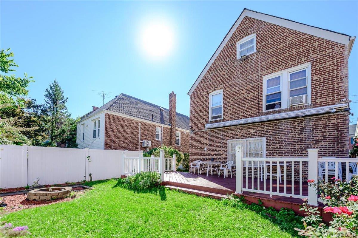 Single Family Fenton Avenue Bronx, NY 10469, MLS-1053079-27