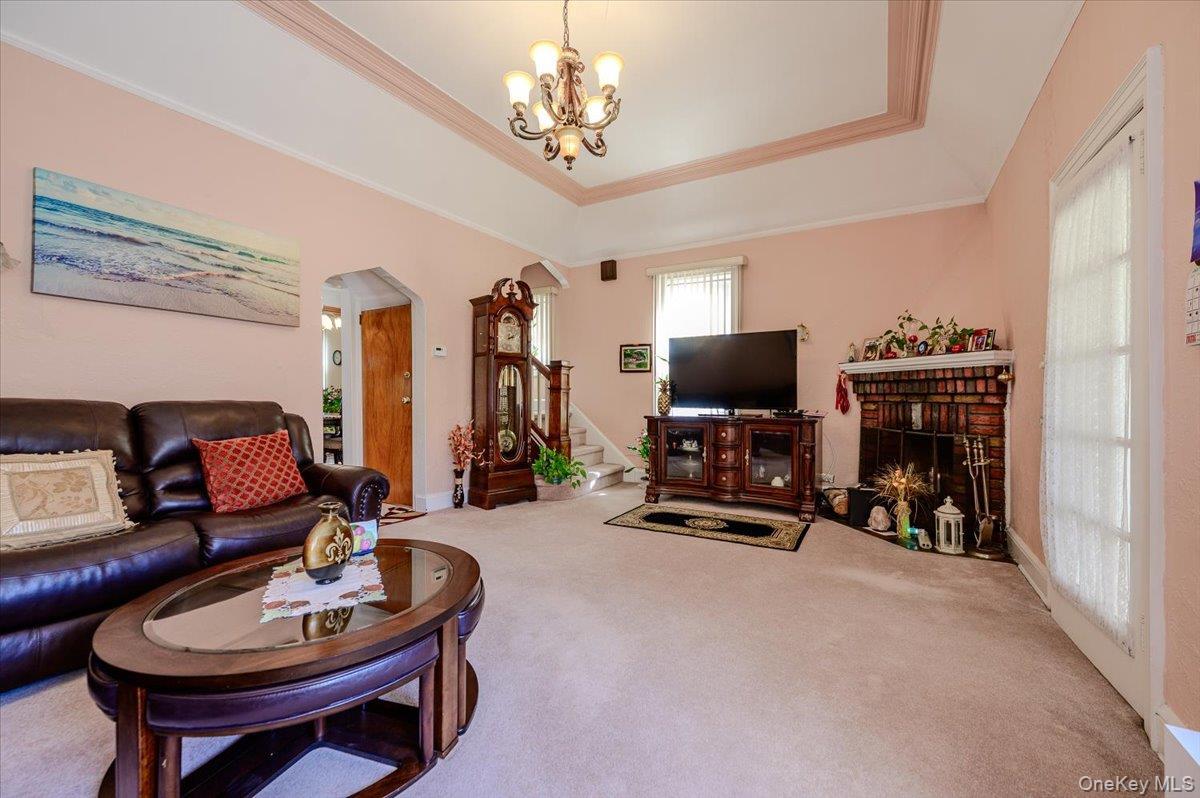 Single Family Fenton Avenue Bronx, NY 10469, MLS-1053079-4