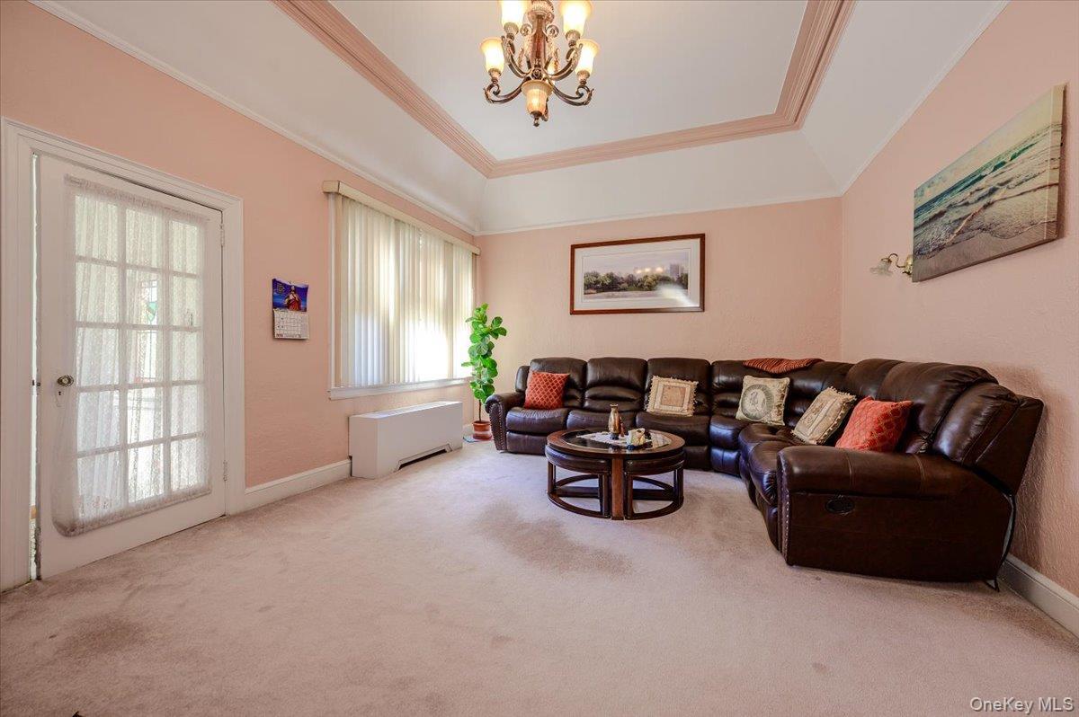 Single Family Fenton Avenue Bronx, NY 10469, MLS-1053079-5