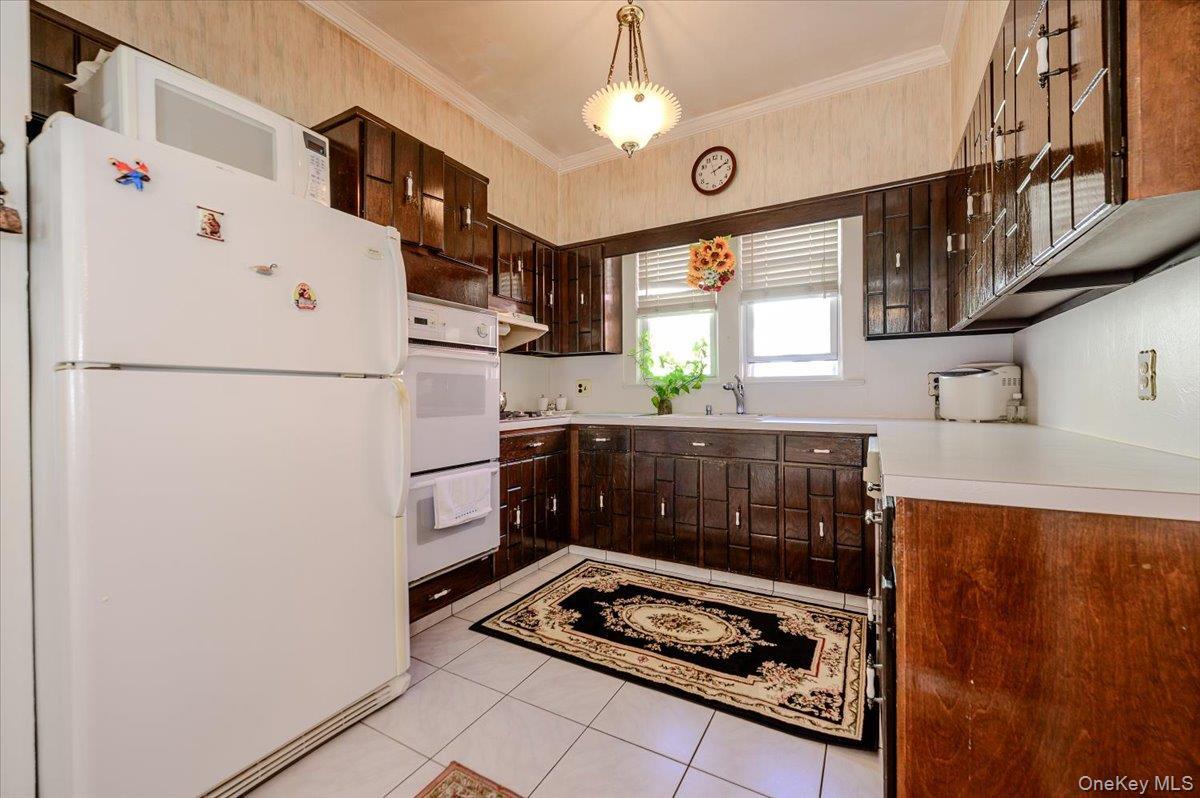 Single Family Fenton Avenue Bronx, NY 10469, MLS-1053079-7