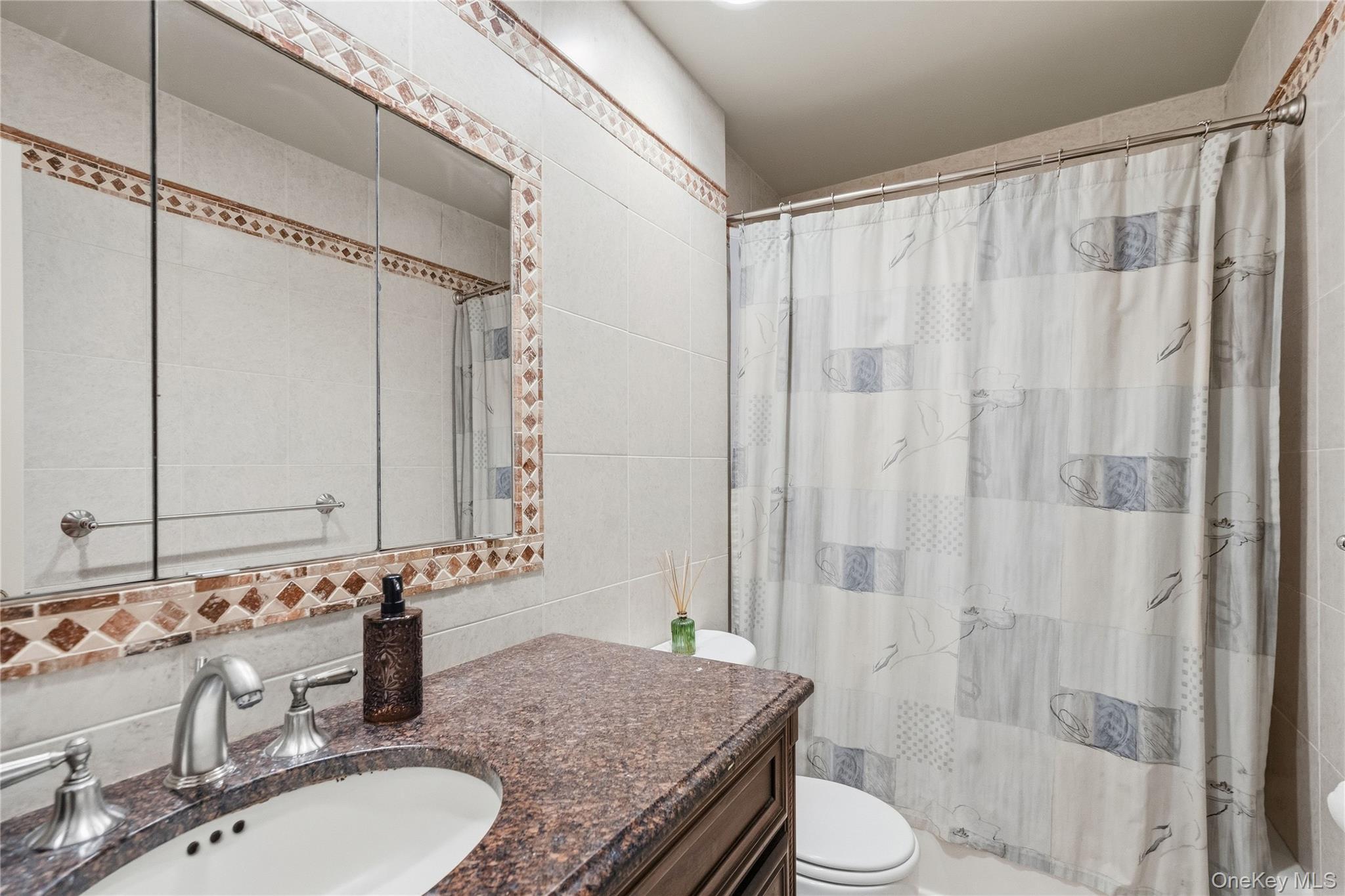 Single Family Elmwood Lane  Nassau County, NY 11791, MLS-1053095-22