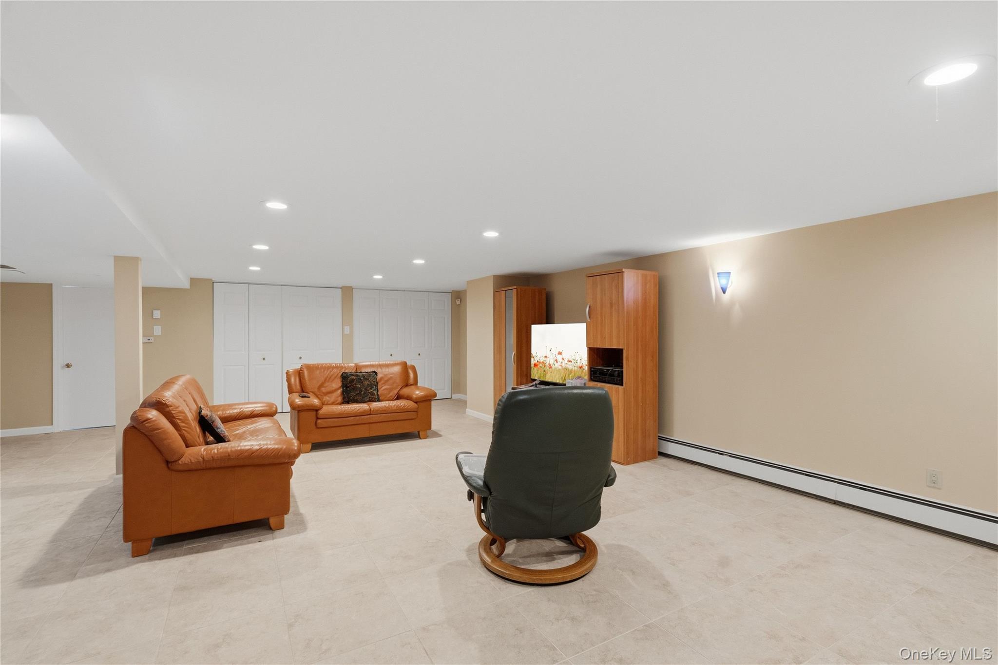 Single Family Elmwood Lane  Nassau County, NY 11791, MLS-1053095-24