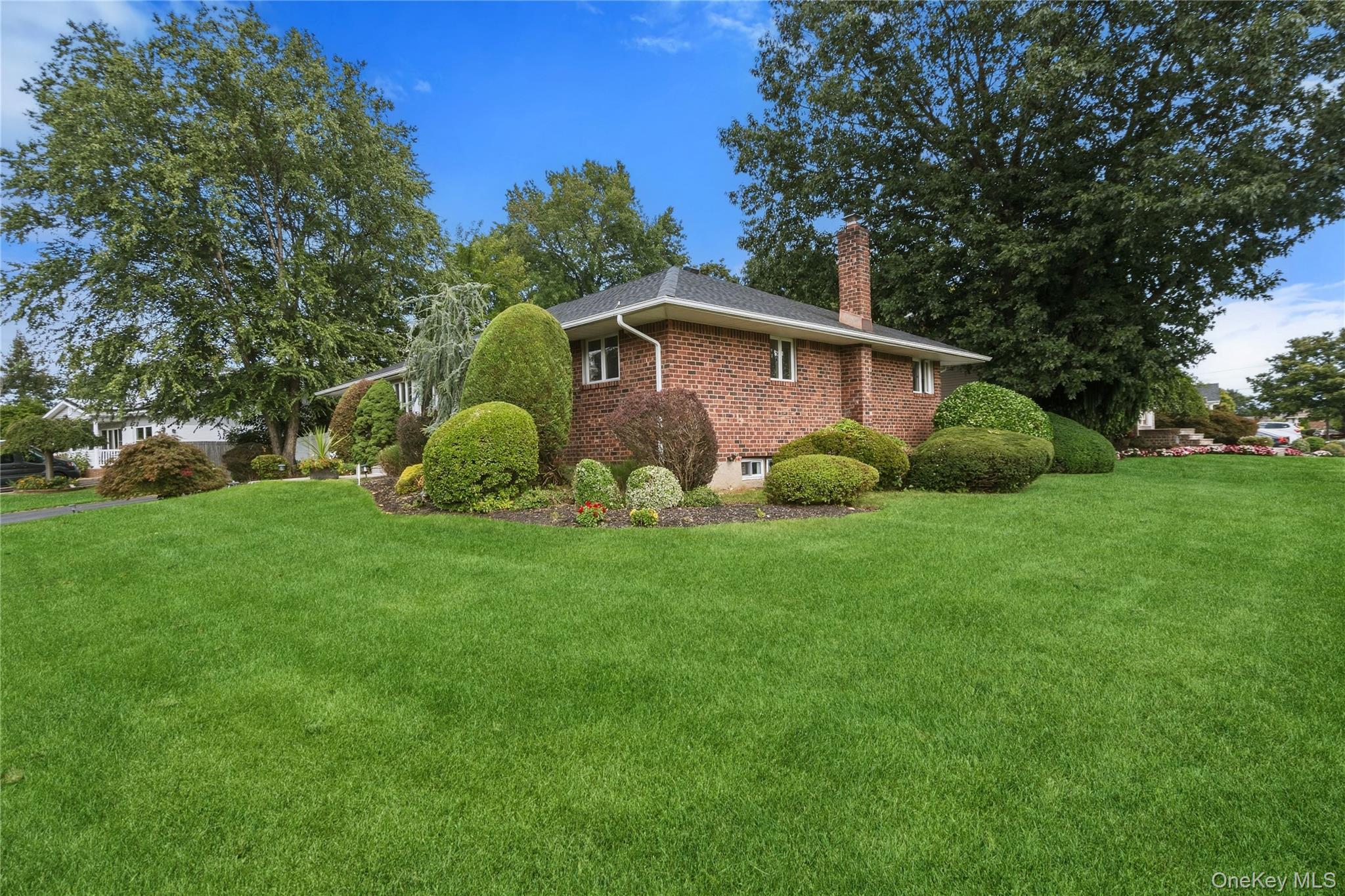 Single Family Elmwood Lane  Nassau County, NY 11791, MLS-1053095-26