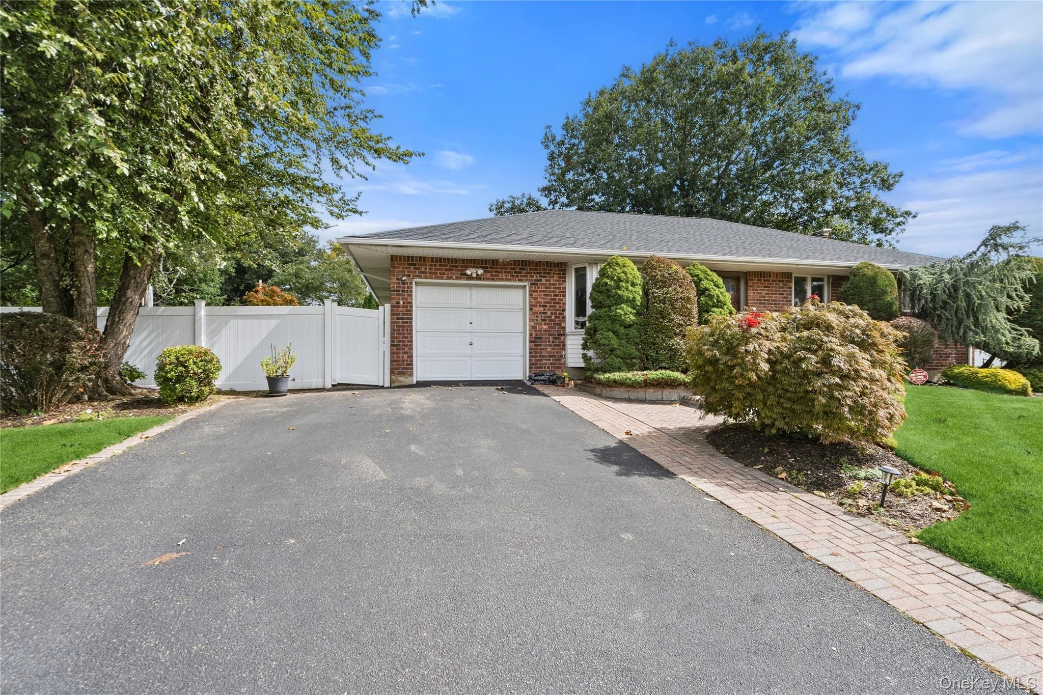 Single Family Elmwood Lane  Nassau County, NY 11791, MLS-1053095-27