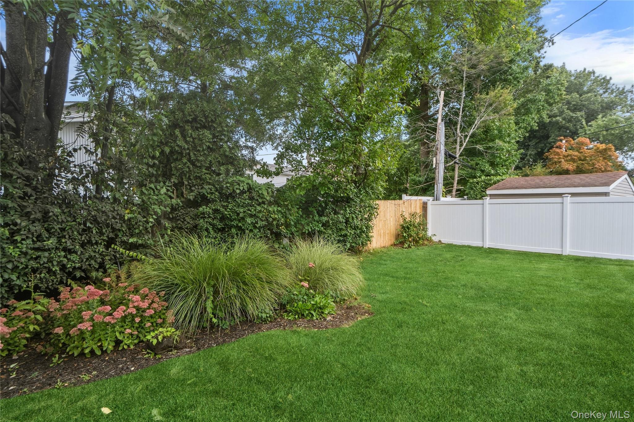 Single Family Elmwood Lane  Nassau County, NY 11791, MLS-1053095-30