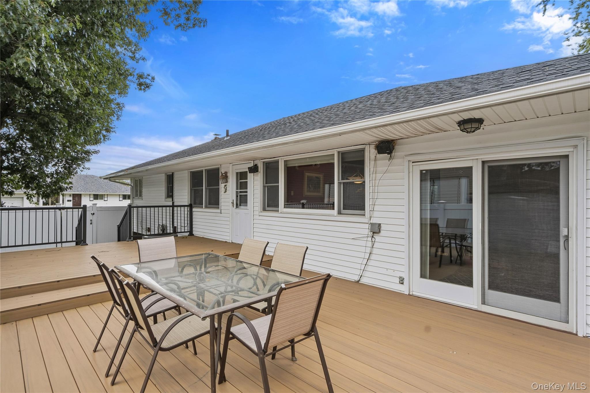 Single Family Elmwood Lane  Nassau County, NY 11791, MLS-1053095-32