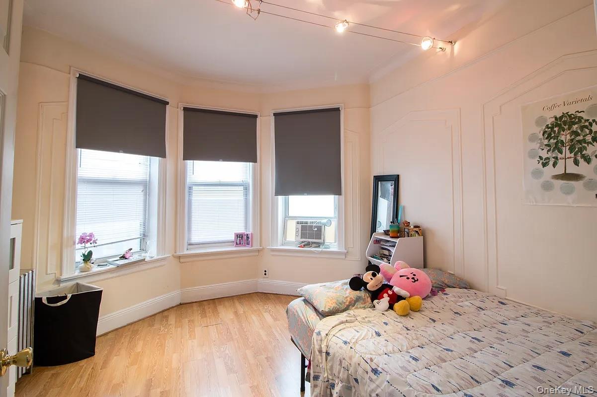 Single Family 62nd Street Queens, NY 11385, MLS-1053109-20