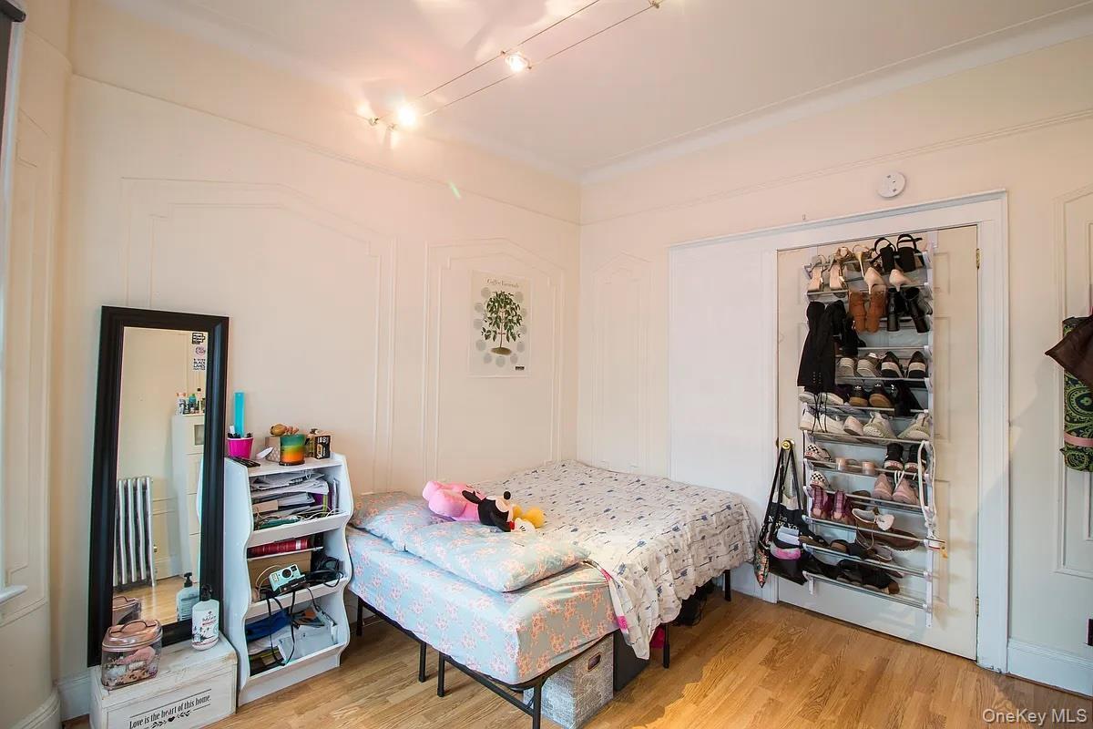 Single Family 62nd Street Queens, NY 11385, MLS-1053109-21