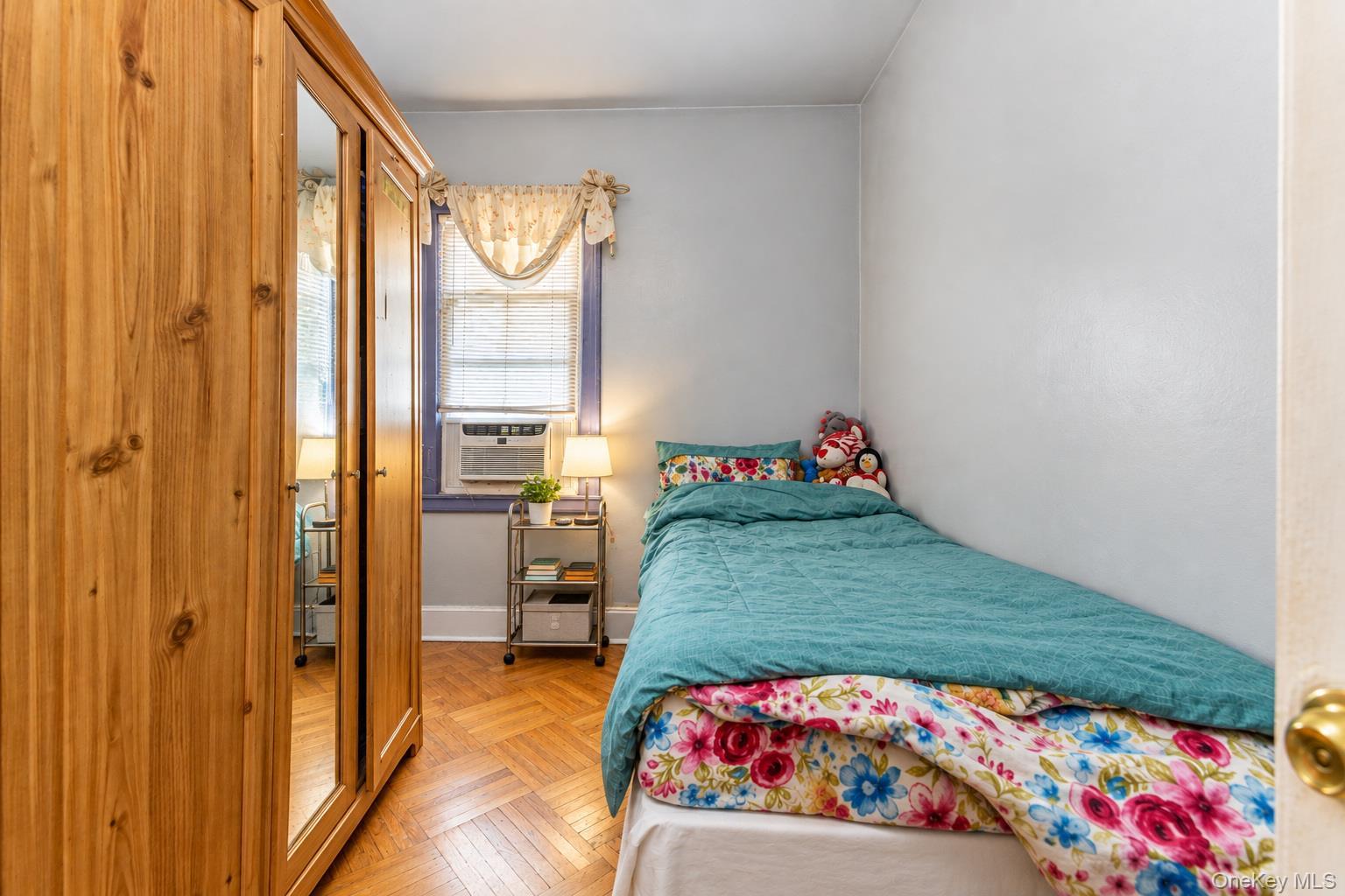 Single Family Arlington Avenue  Nassau County, NY 11580, MLS-1053126-10