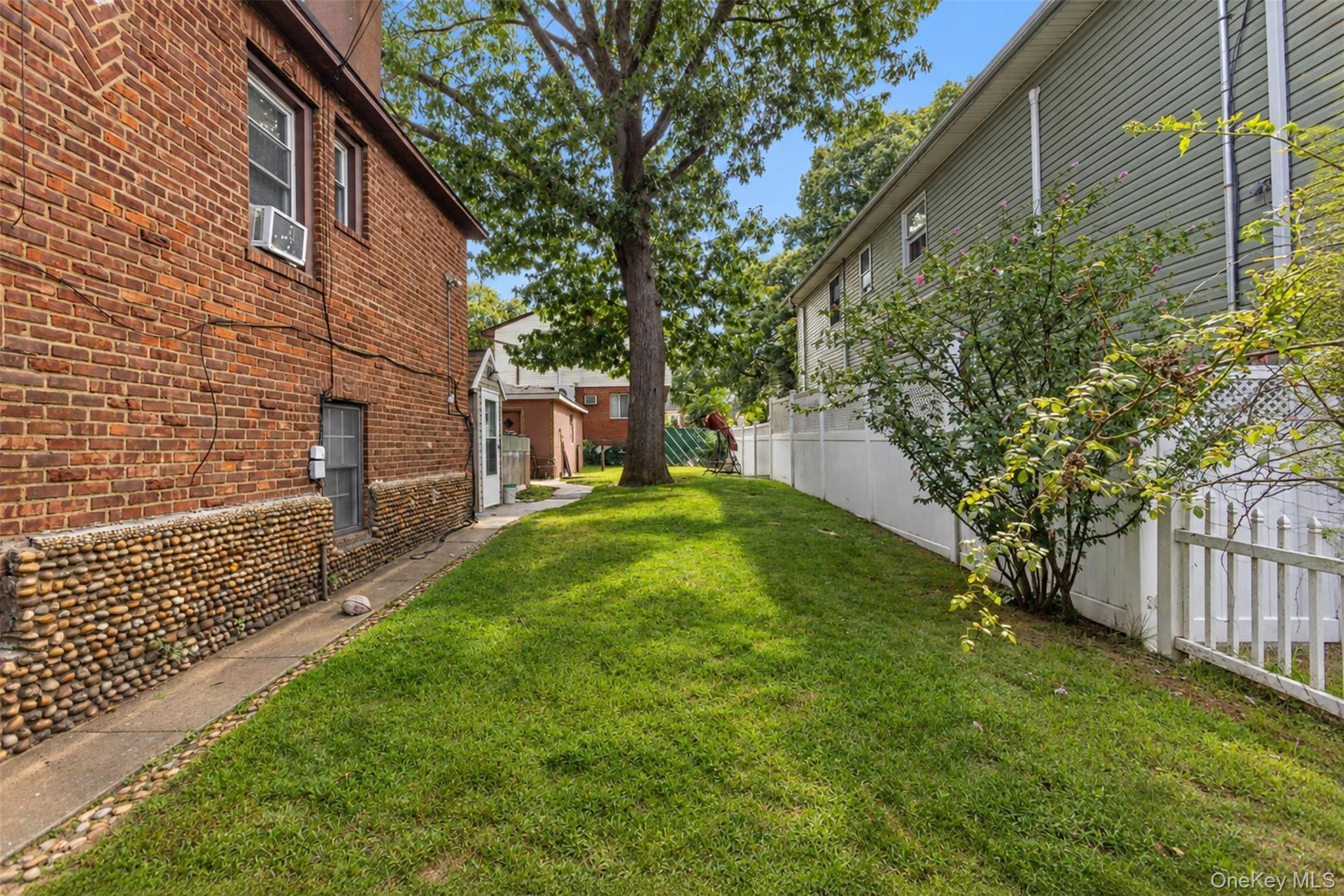 Single Family Arlington Avenue  Nassau County, NY 11580, MLS-1053126-16