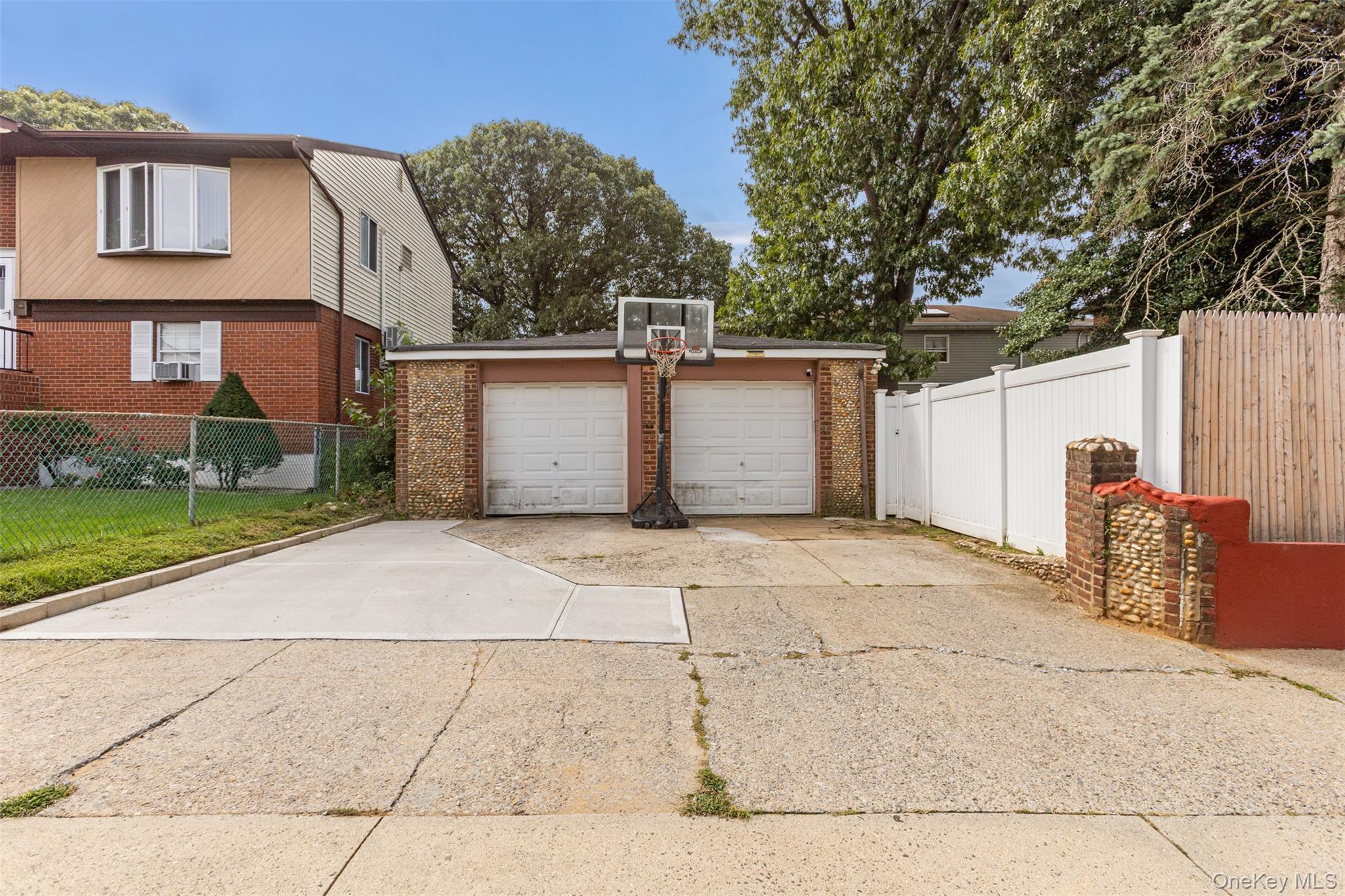 Single Family Arlington Avenue  Nassau County, NY 11580, MLS-1053126-19