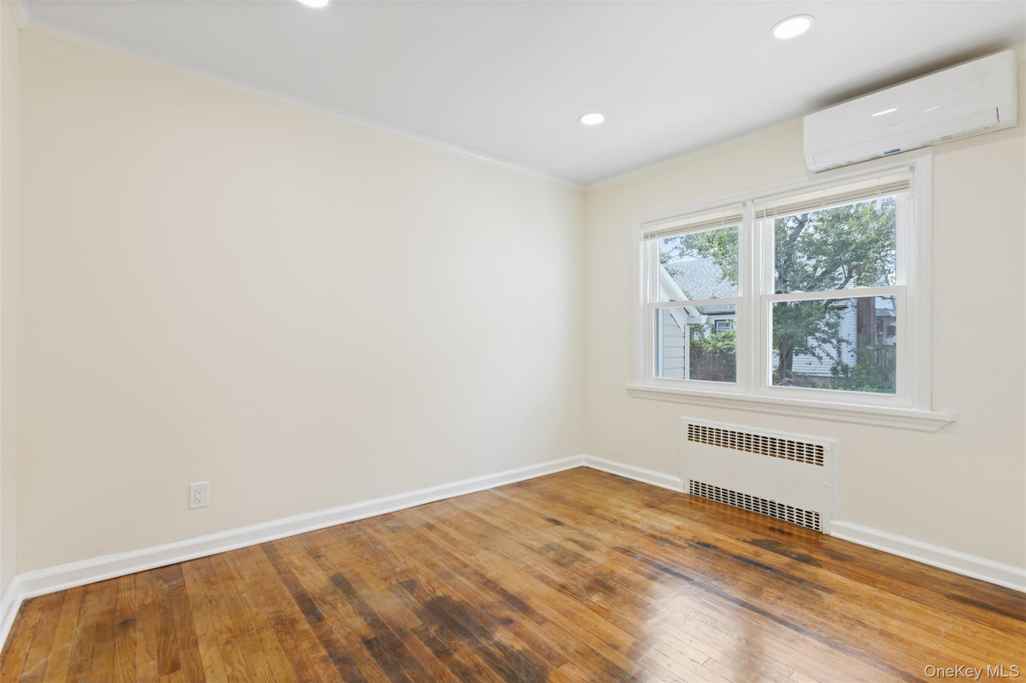 Single Family Milburn Avenue  Nassau County, NY 11550, MLS-1053136-10