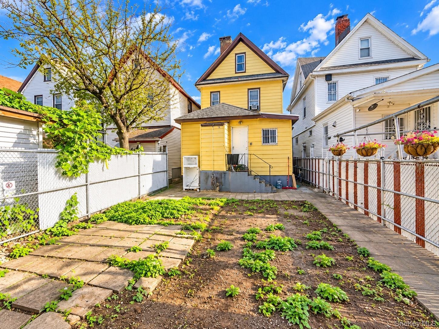 Single Family 97th Avenue Queens, NY 11419, MLS-1053138-2