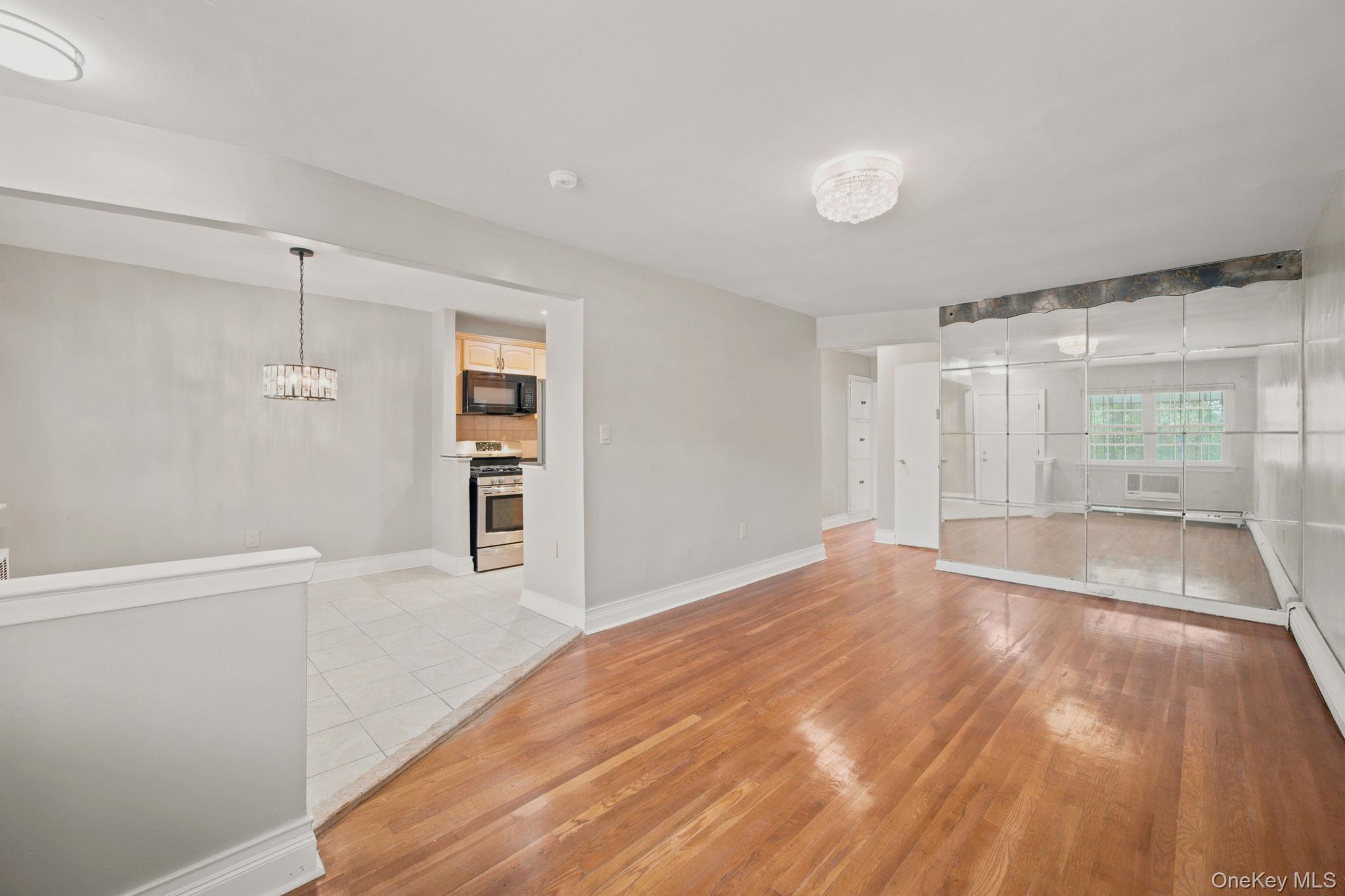 Single Family Flatlands Avenue  Brooklyn, NY 11236, MLS-1053145-4
