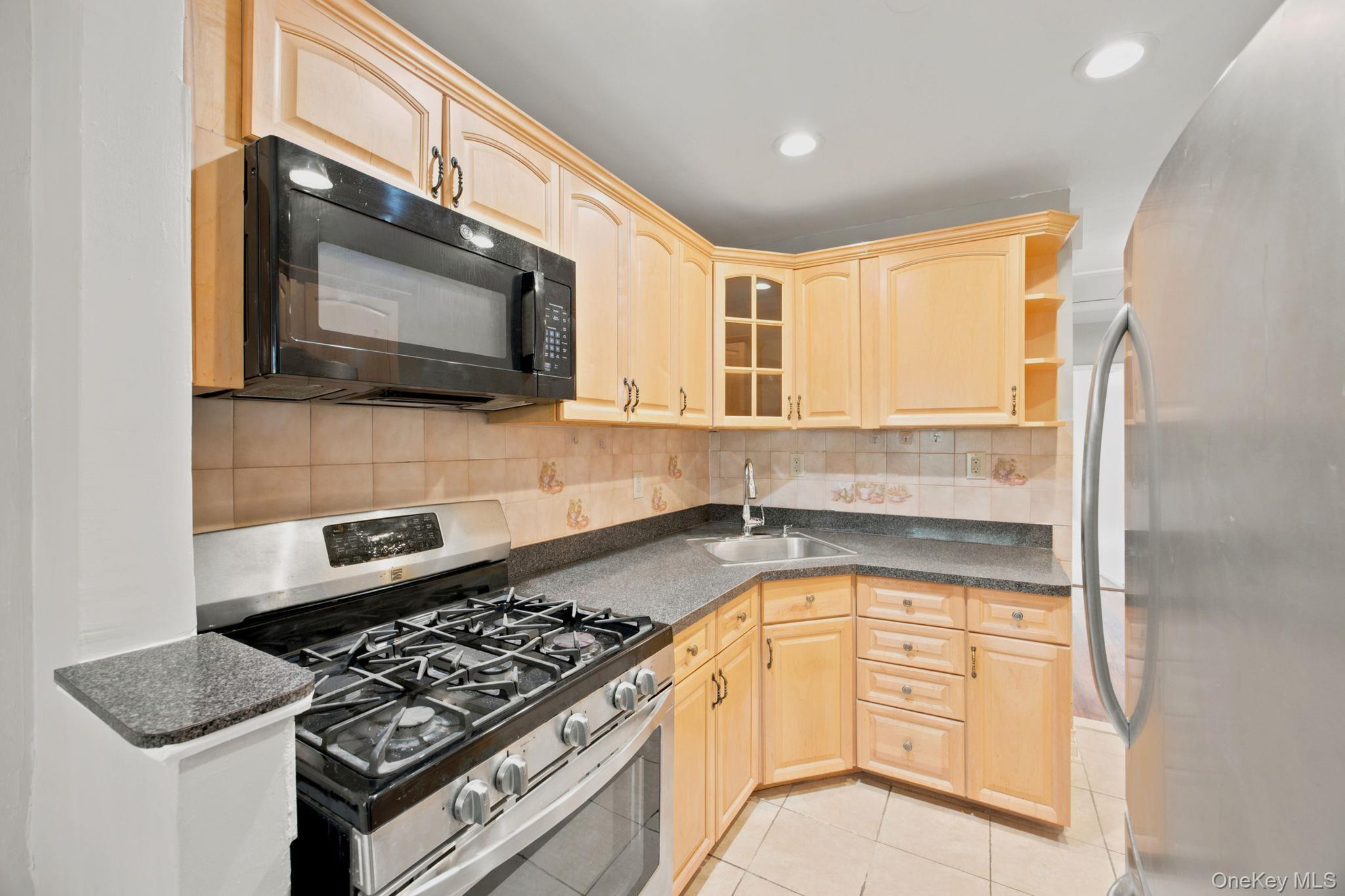 Single Family Flatlands Avenue  Brooklyn, NY 11236, MLS-1053145-5