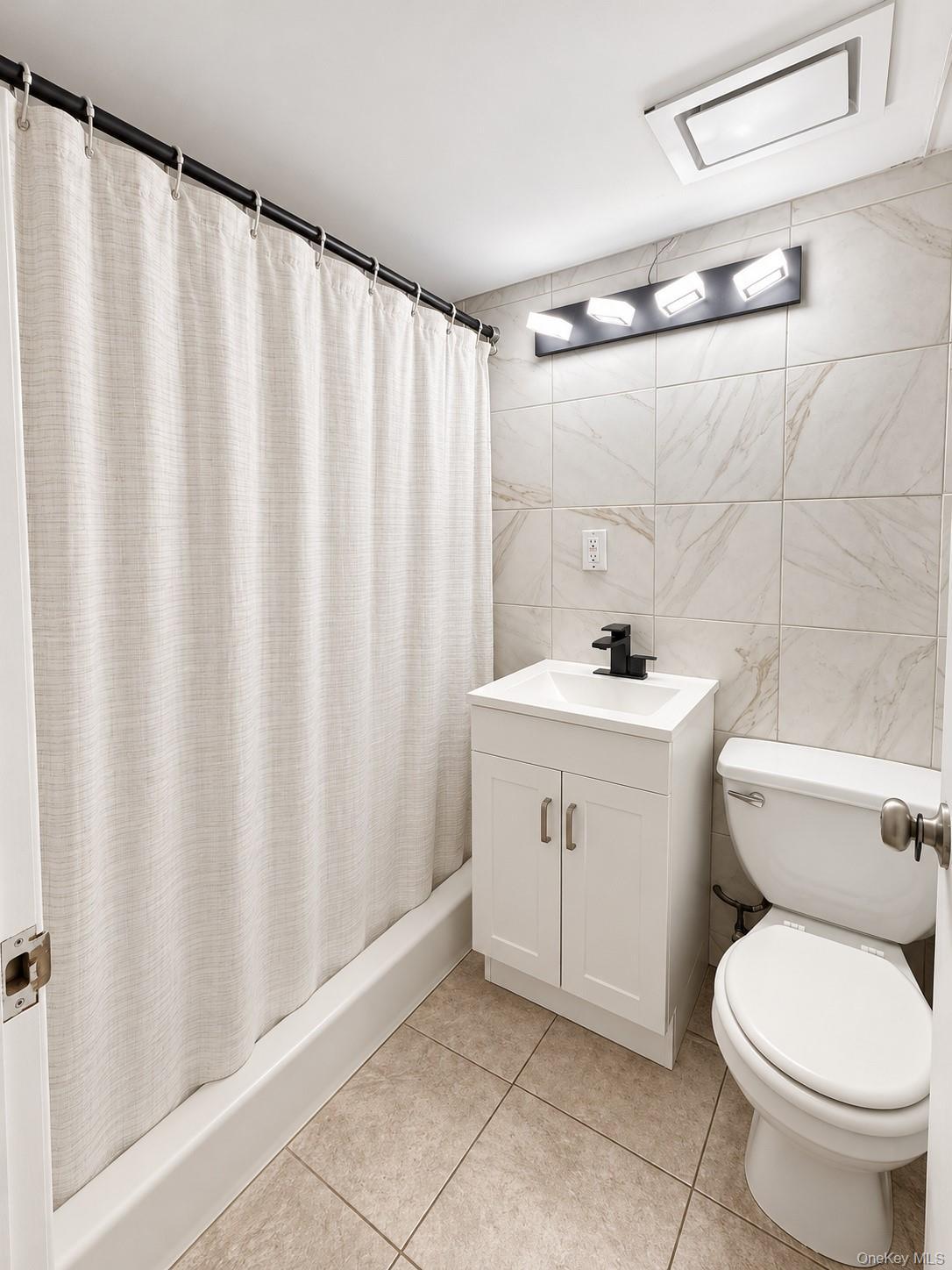 Single Family 75th Queens, NY 11370, MLS-1053189-14